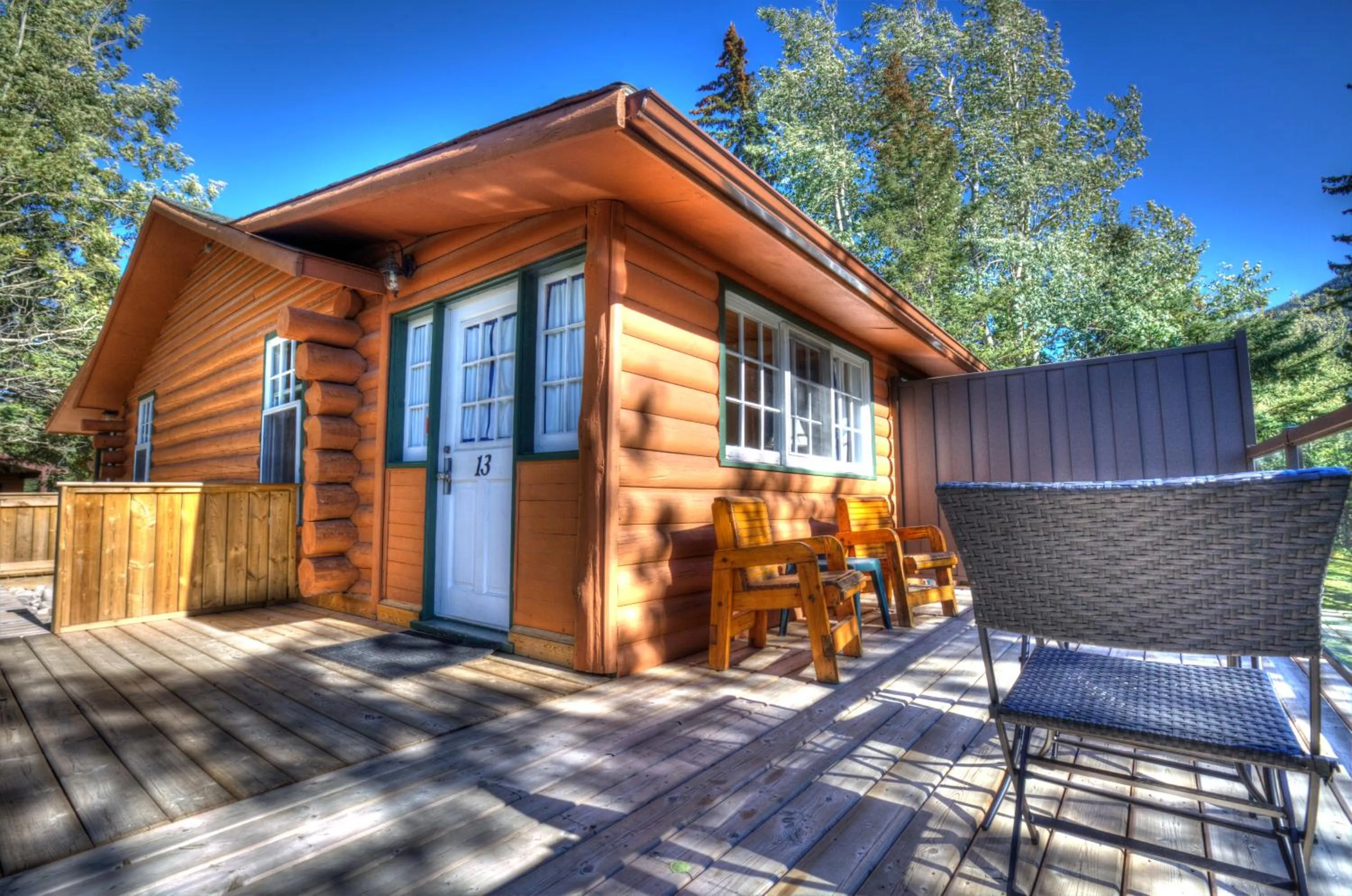 Patio in Overlander Mountain Lodge
