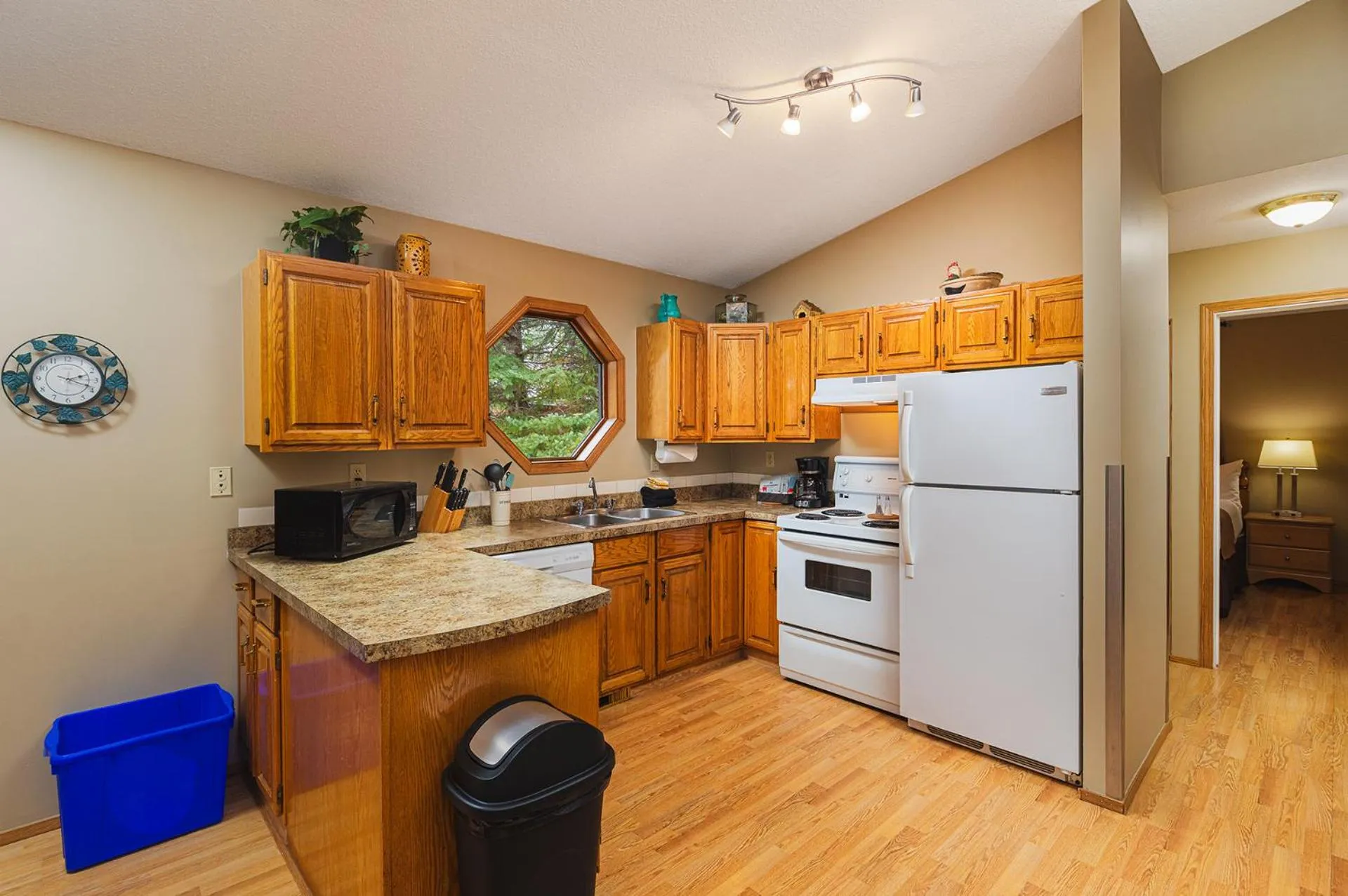 Kitchen or kitchenette in Overlander Mountain Lodge