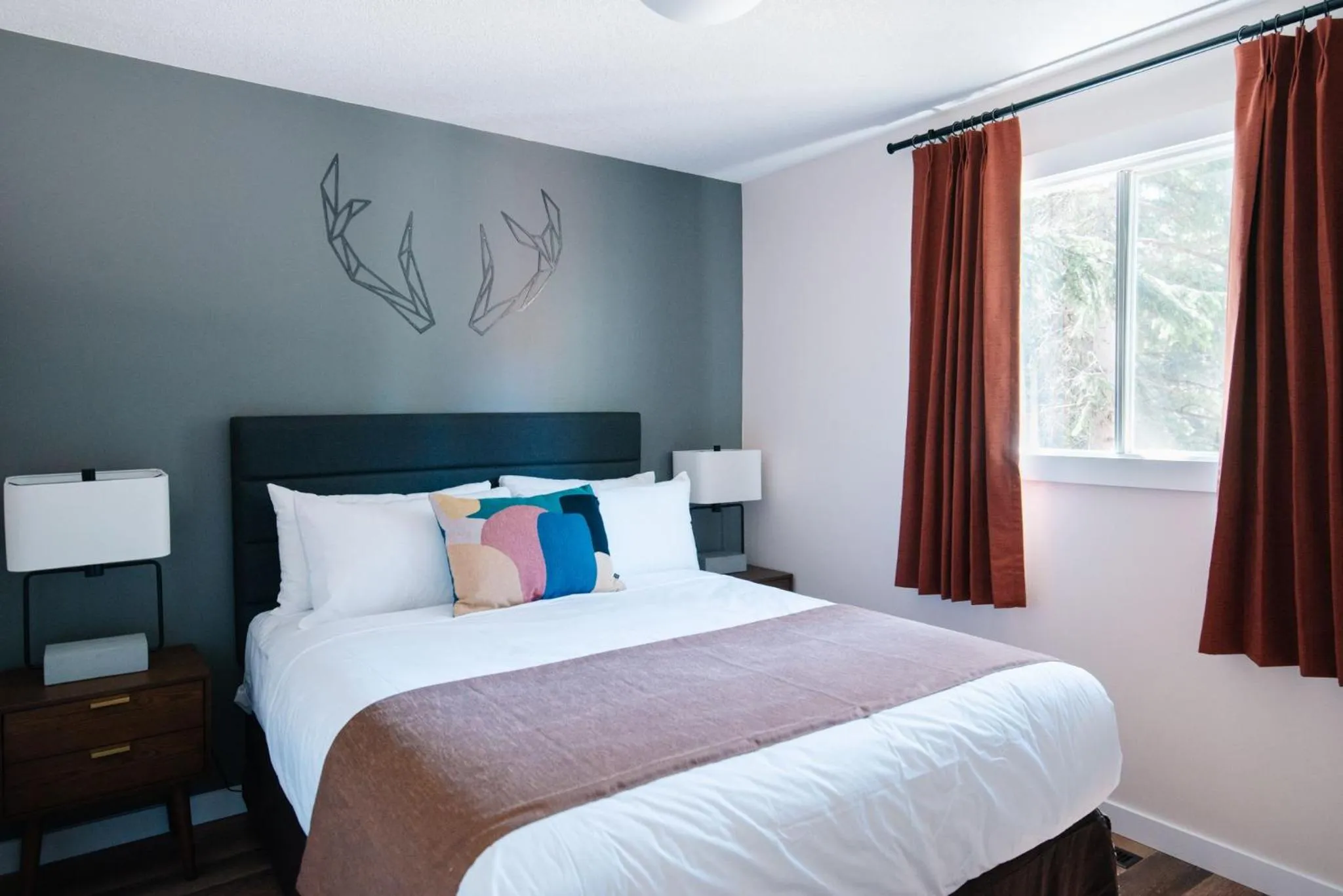 Bed in Overlander Mountain Lodge