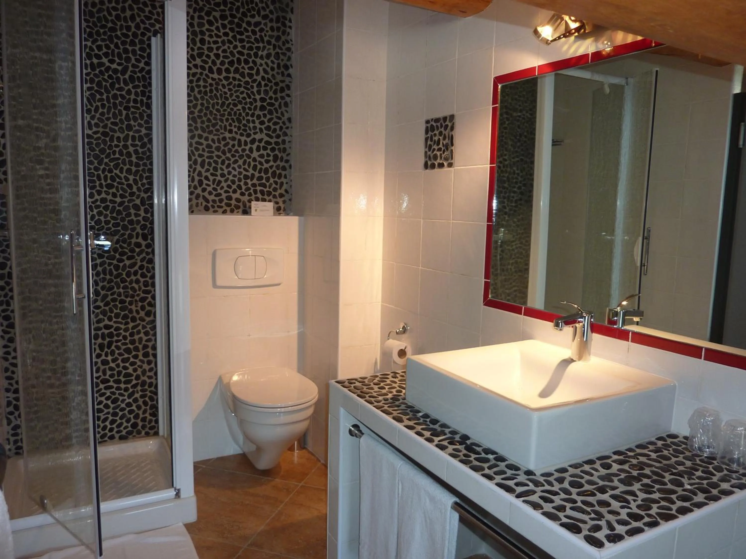 Bathroom in Hotel Le Saint Jean