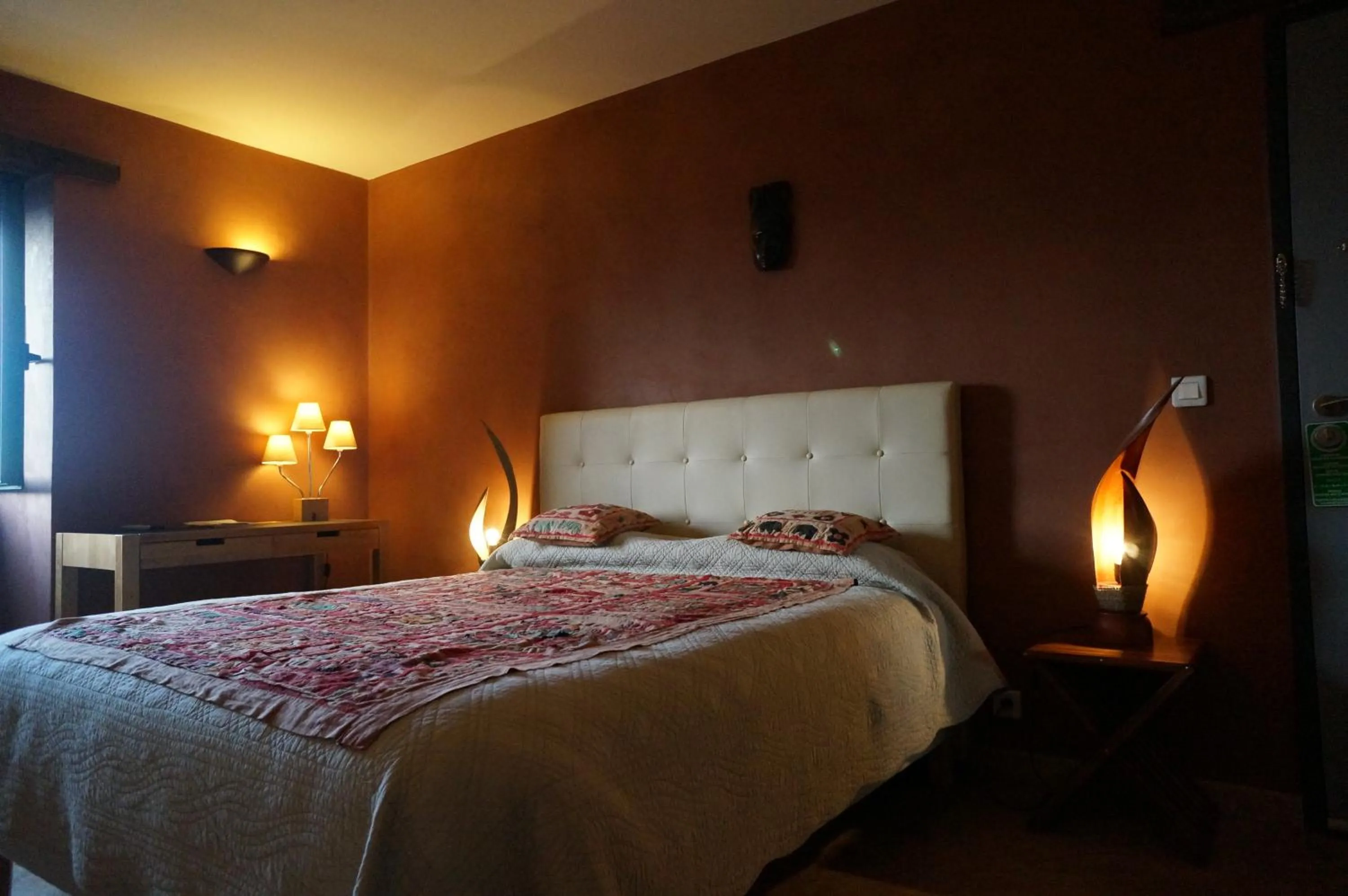 Bed in Hotel Le Saint Jean