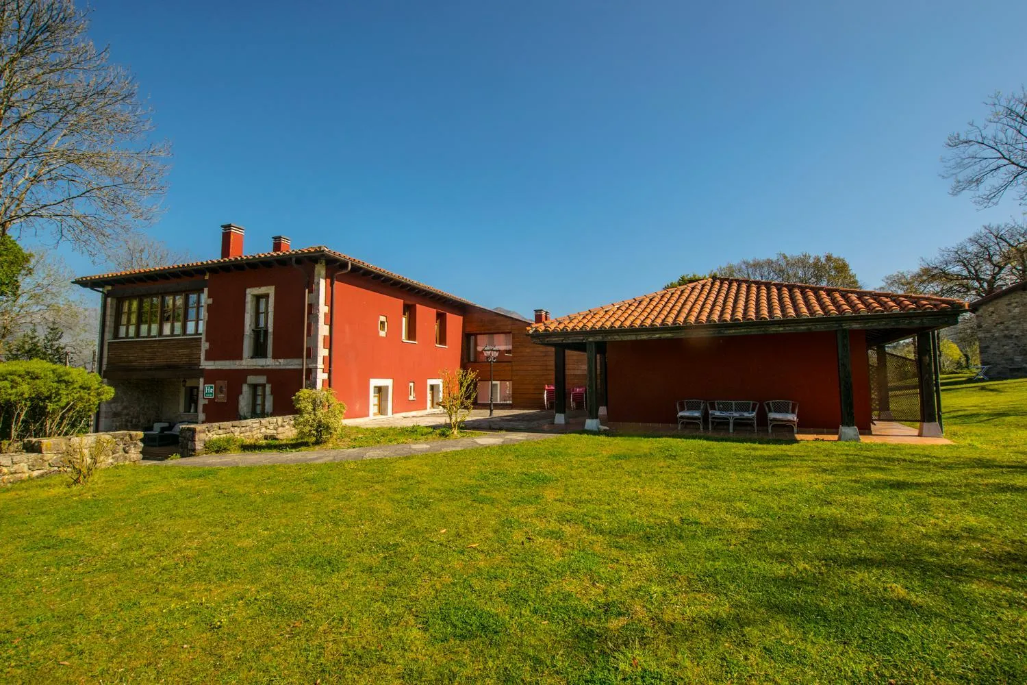 Facade/entrance in Hotel Rural Coviella