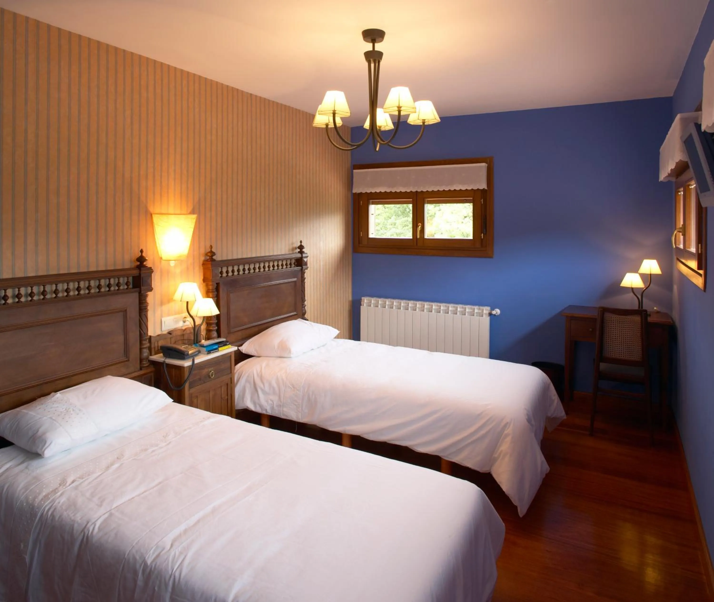 Photo of the whole room, Bed in Hotel Rural Coviella