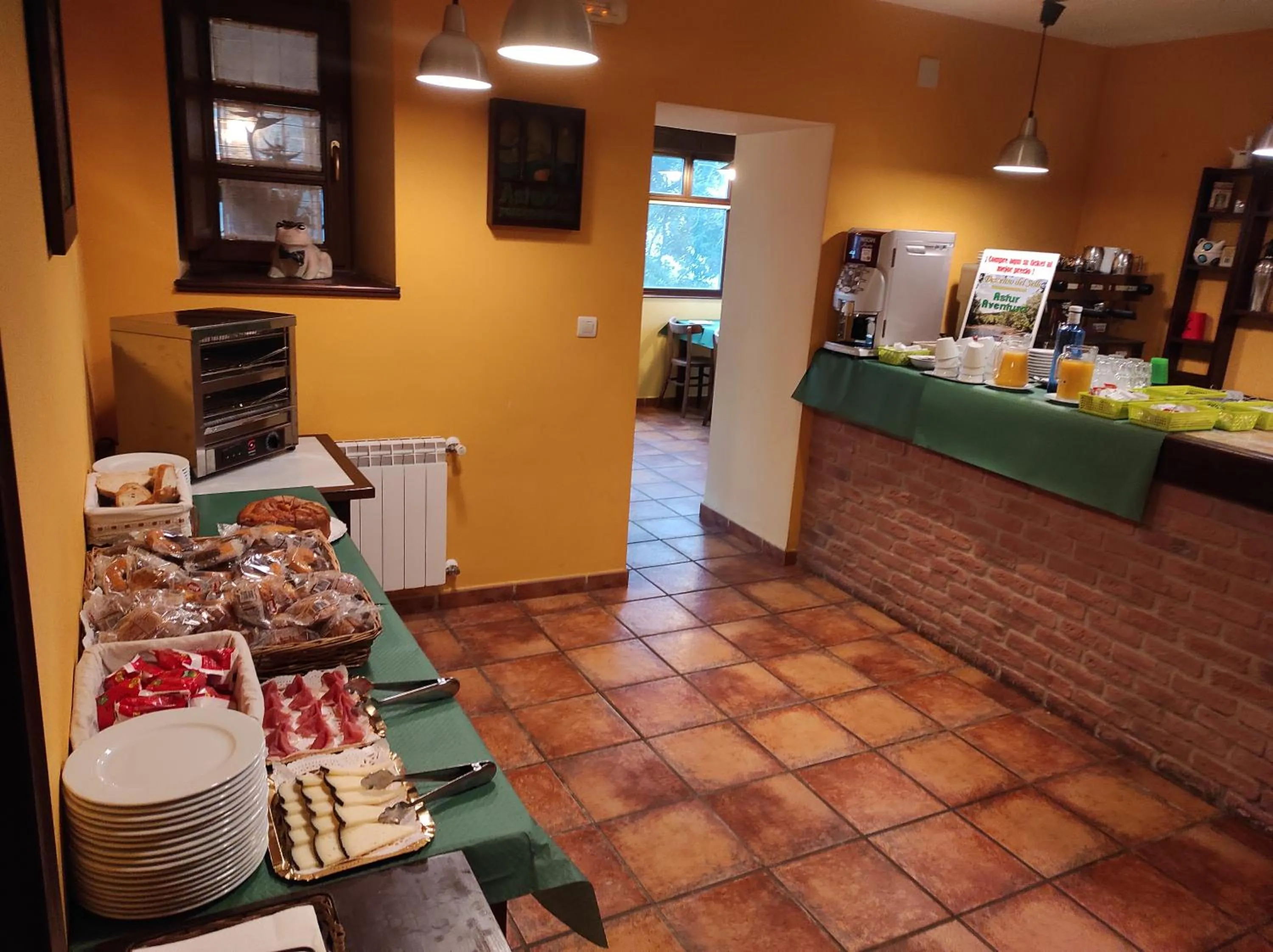 Buffet breakfast in Hotel Rural Coviella