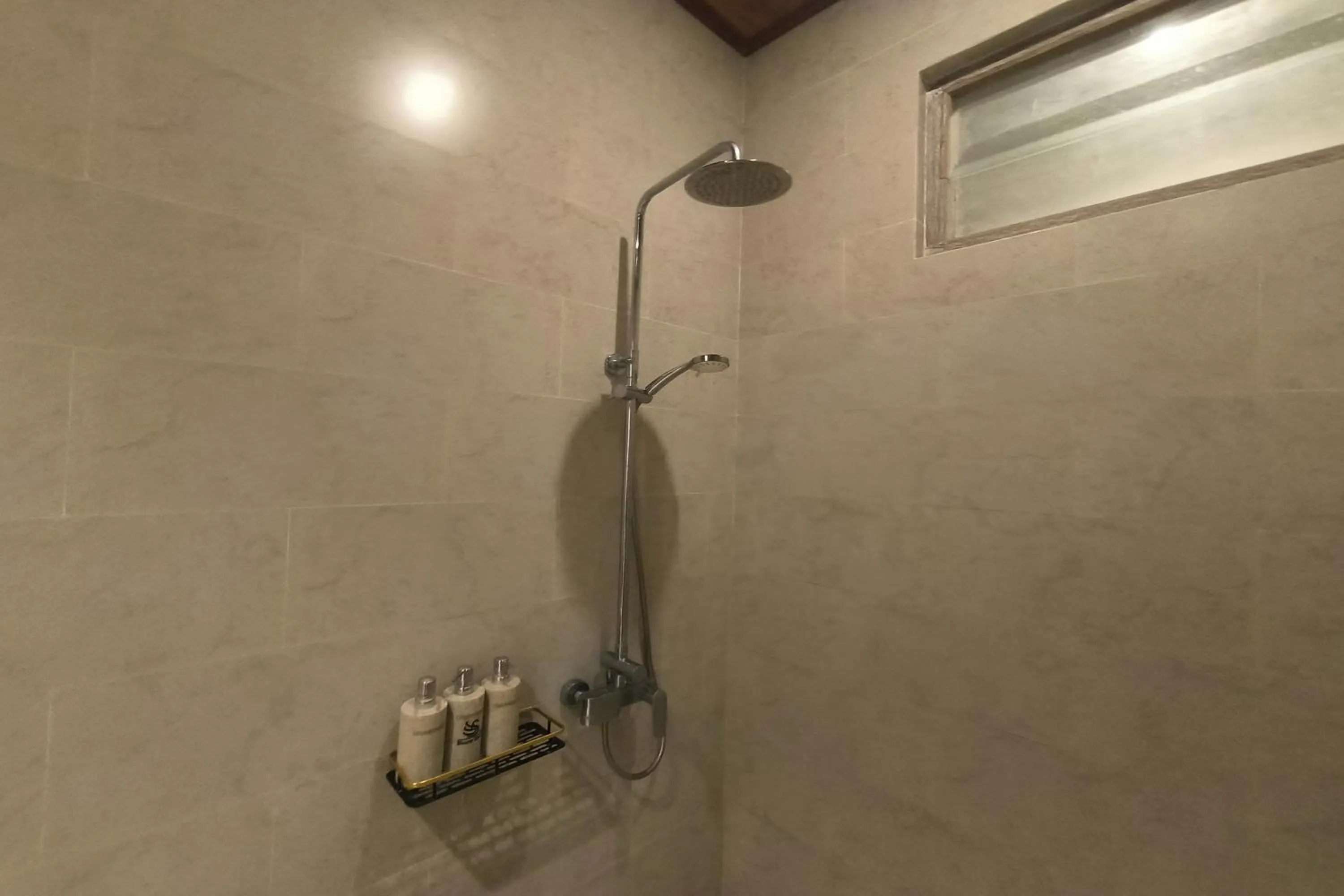 Shower in Bhuana Shanti Homestay Ubud