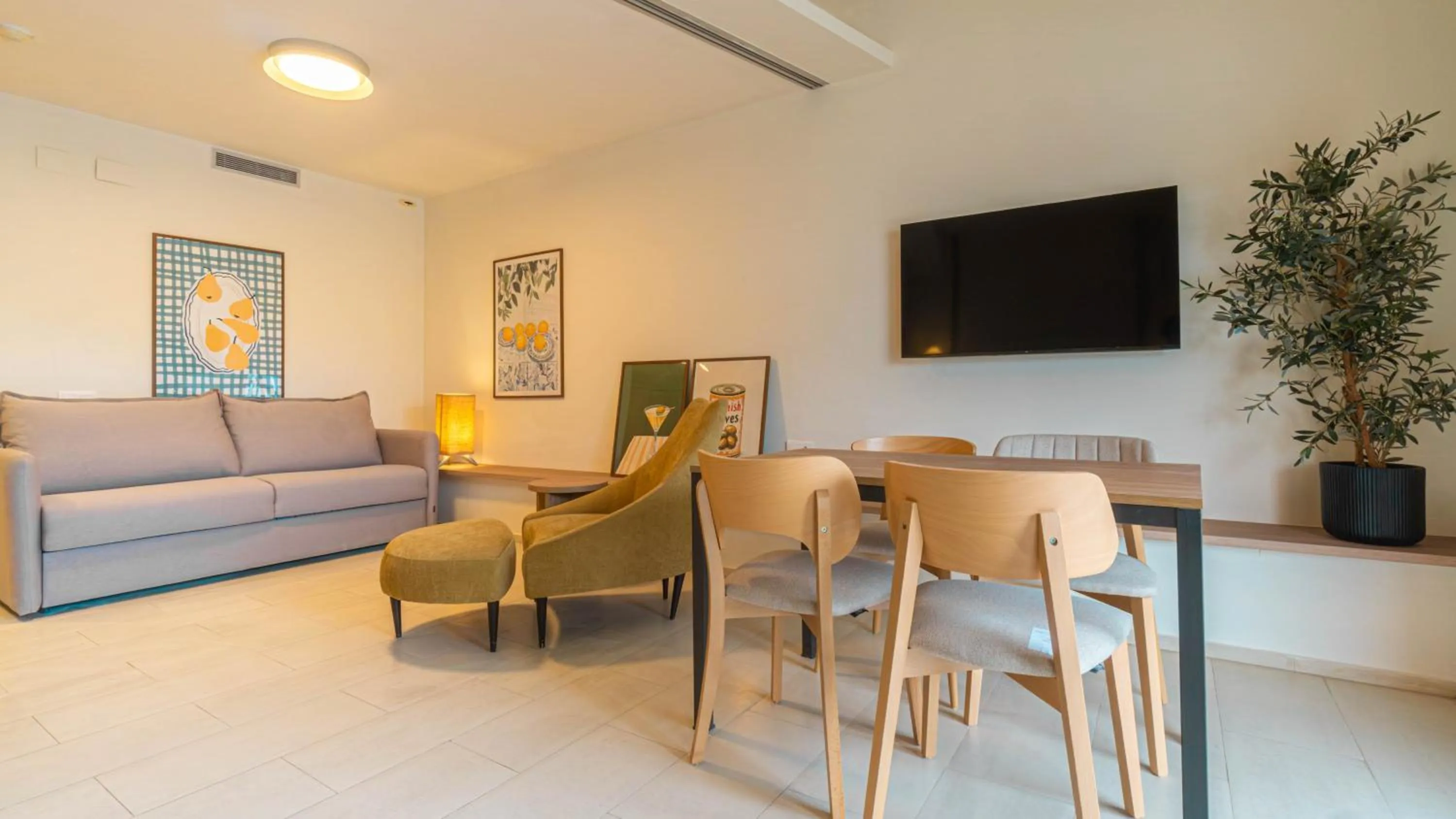 Living room in Ohtels Les Oliveres