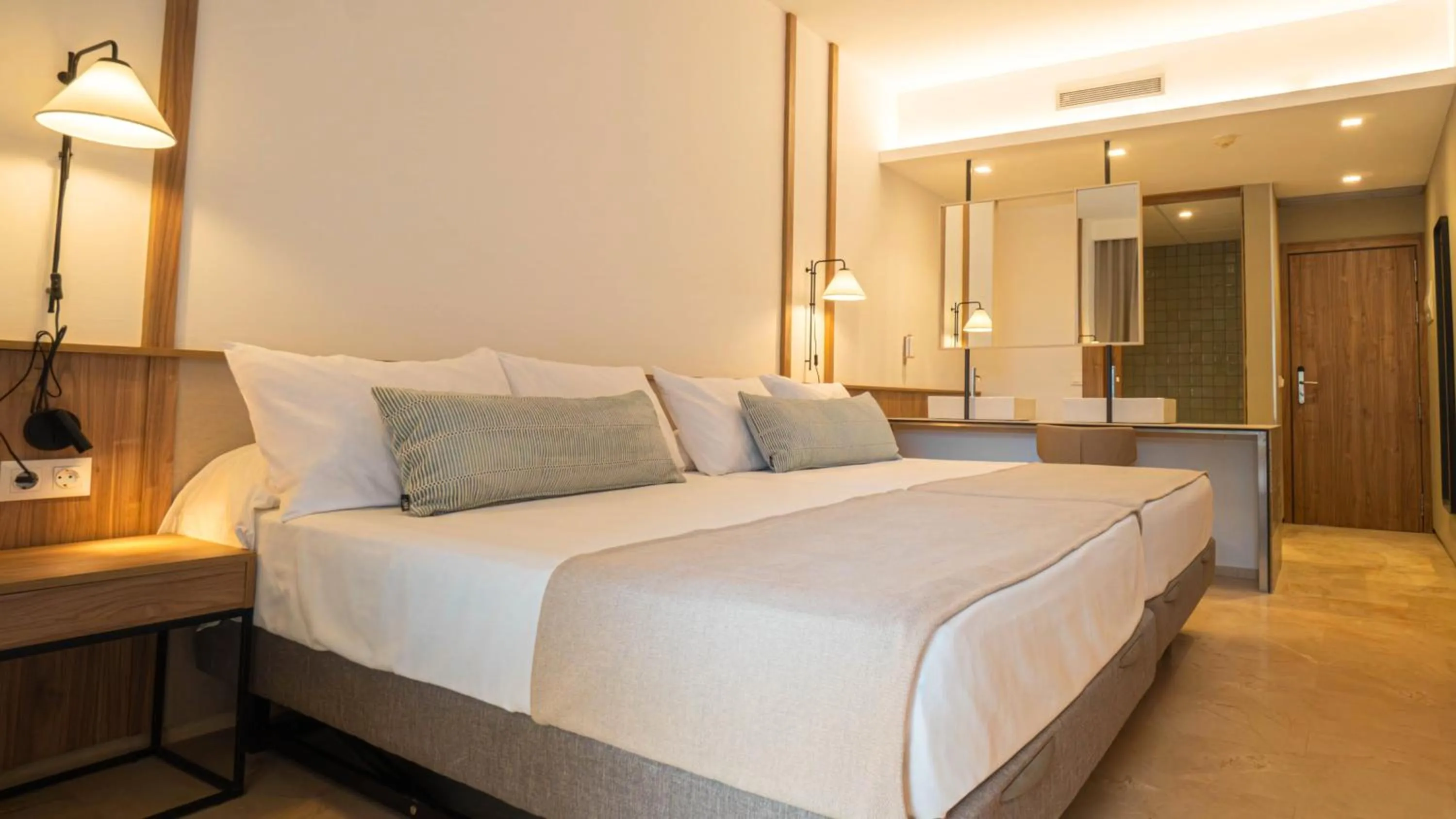 Bedroom, Bed in Ohtels Les Oliveres