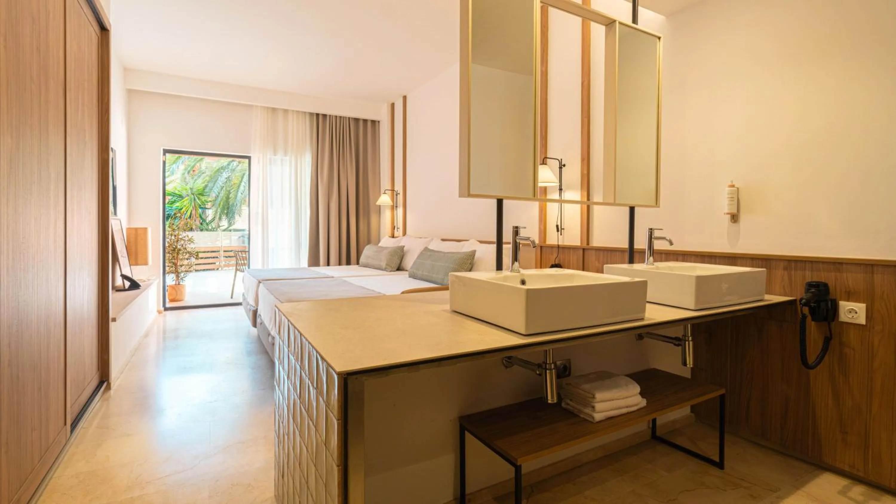 Bedroom, Bed in Ohtels Les Oliveres