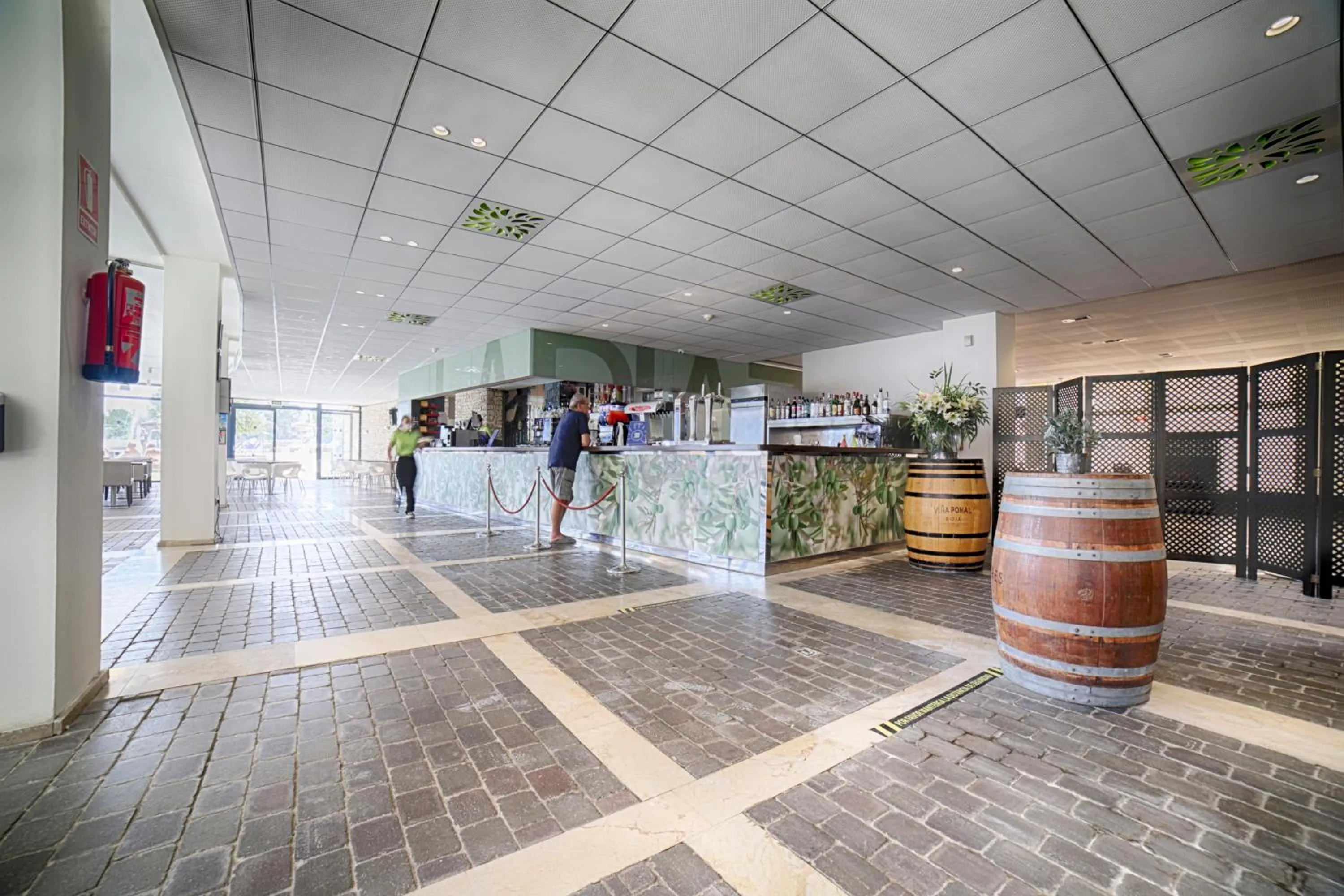 Lounge or bar in Ohtels Les Oliveres