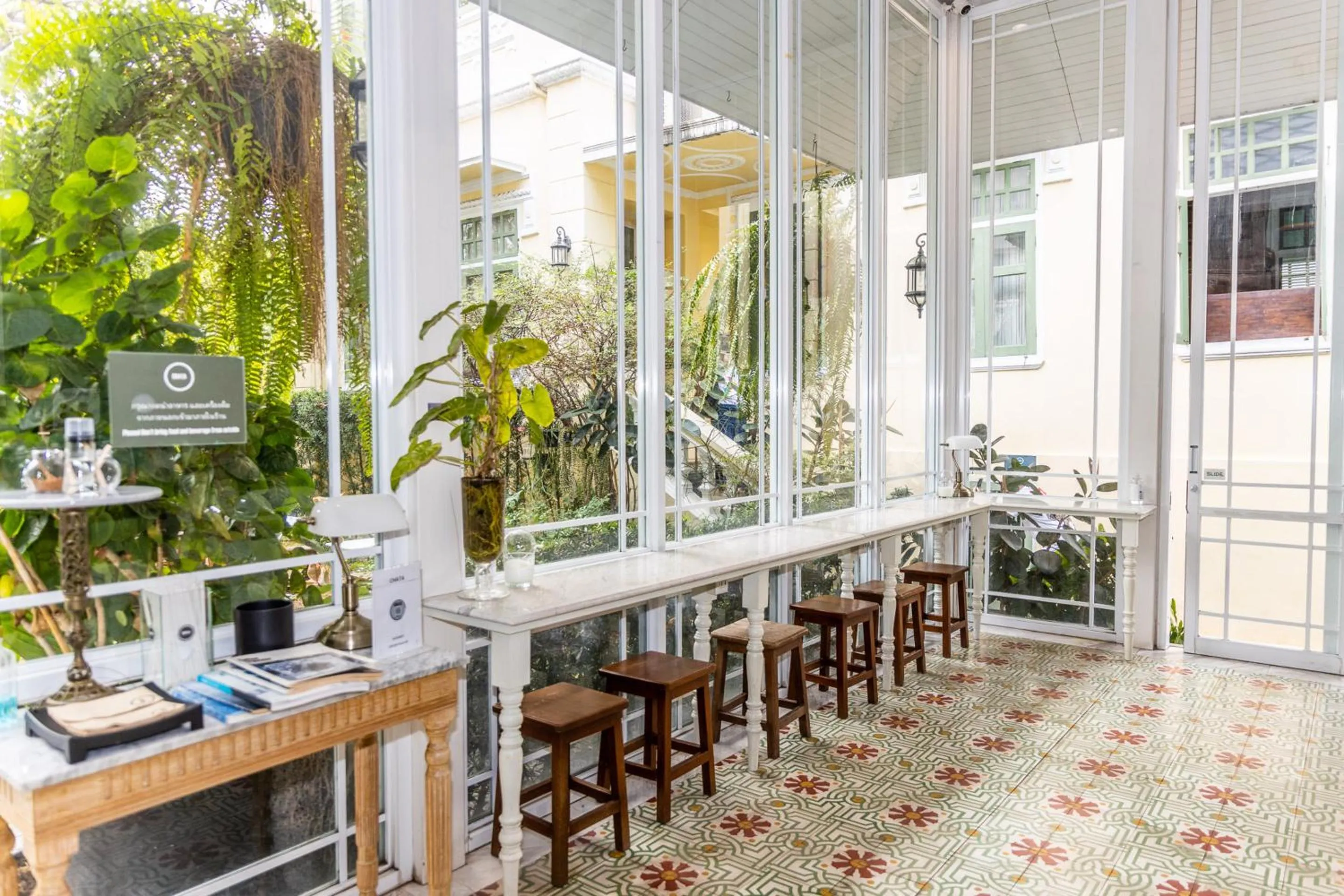 Restaurant/places to eat in Baan 2459 Heritage House