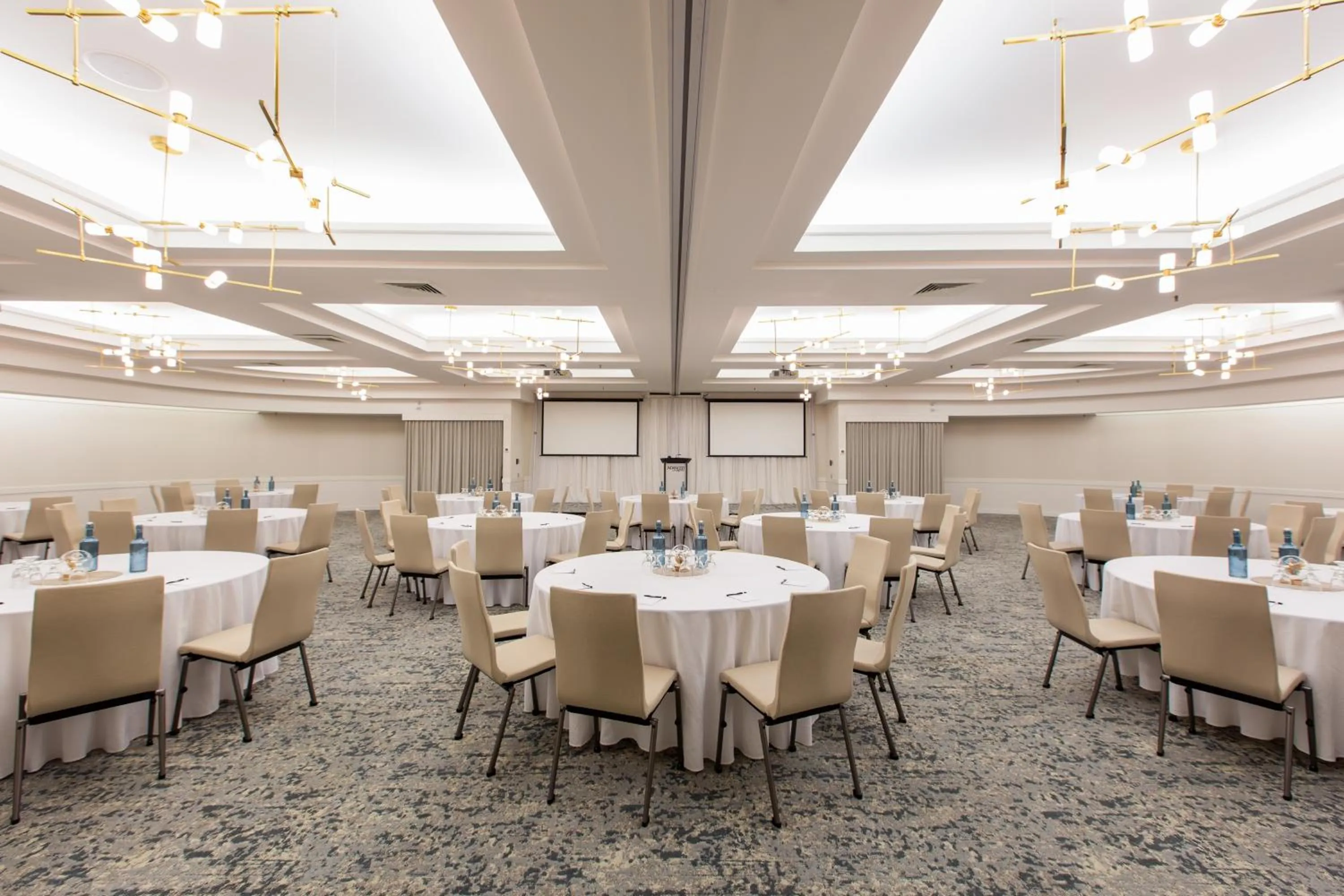 Meeting/conference room in Norwood Hotel