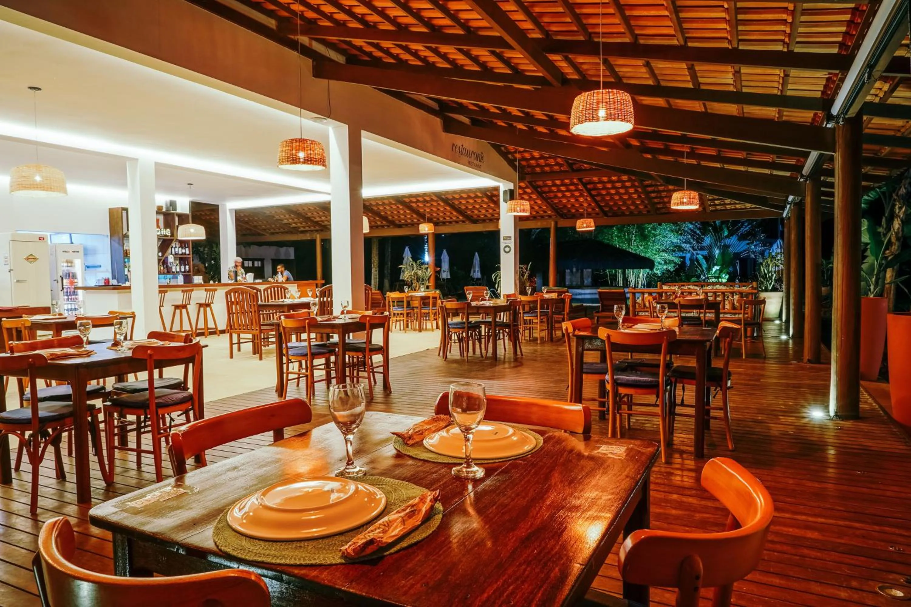 Restaurant/places to eat in Pousada Caeira