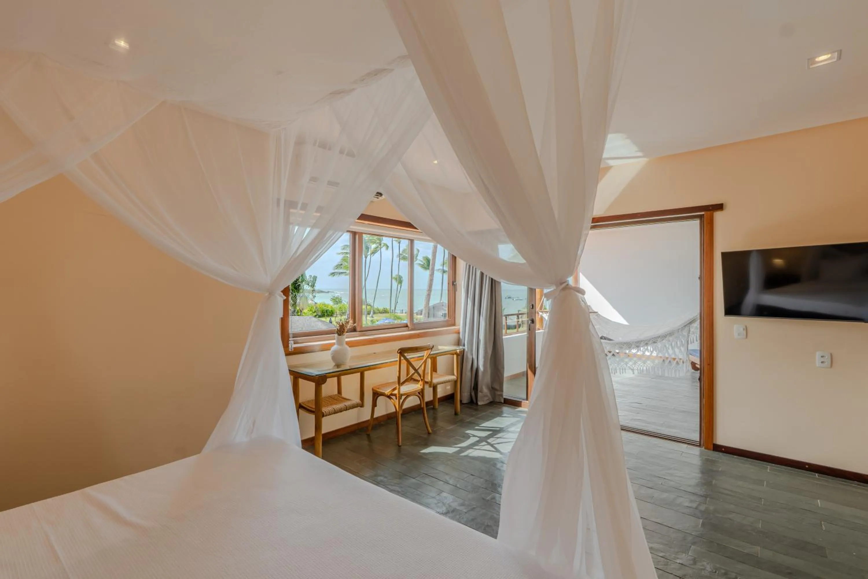 Restaurant/places to eat, Bed in Pousada Caeira