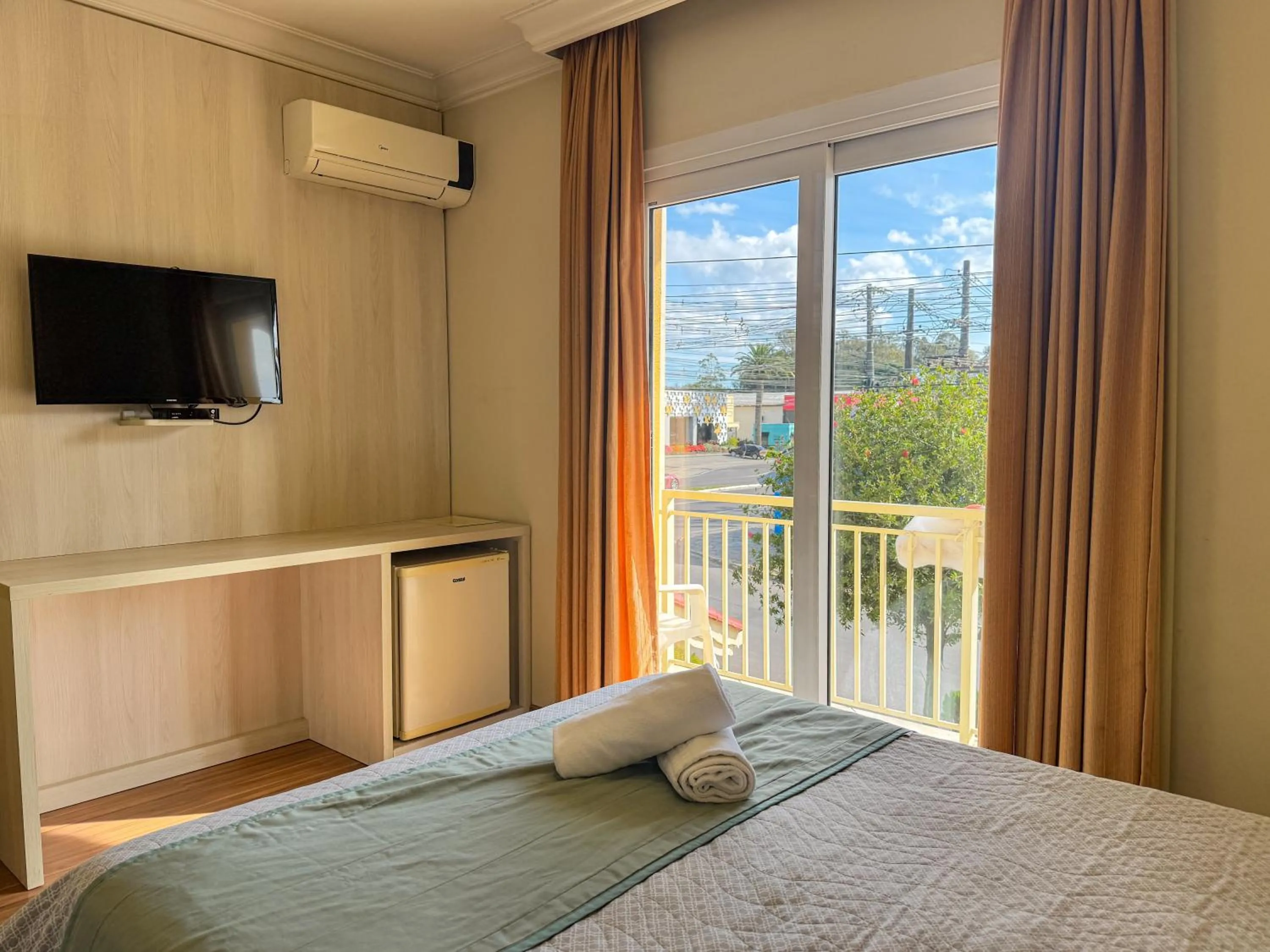 View (from property/room), Bed in Pousada Serra Valle