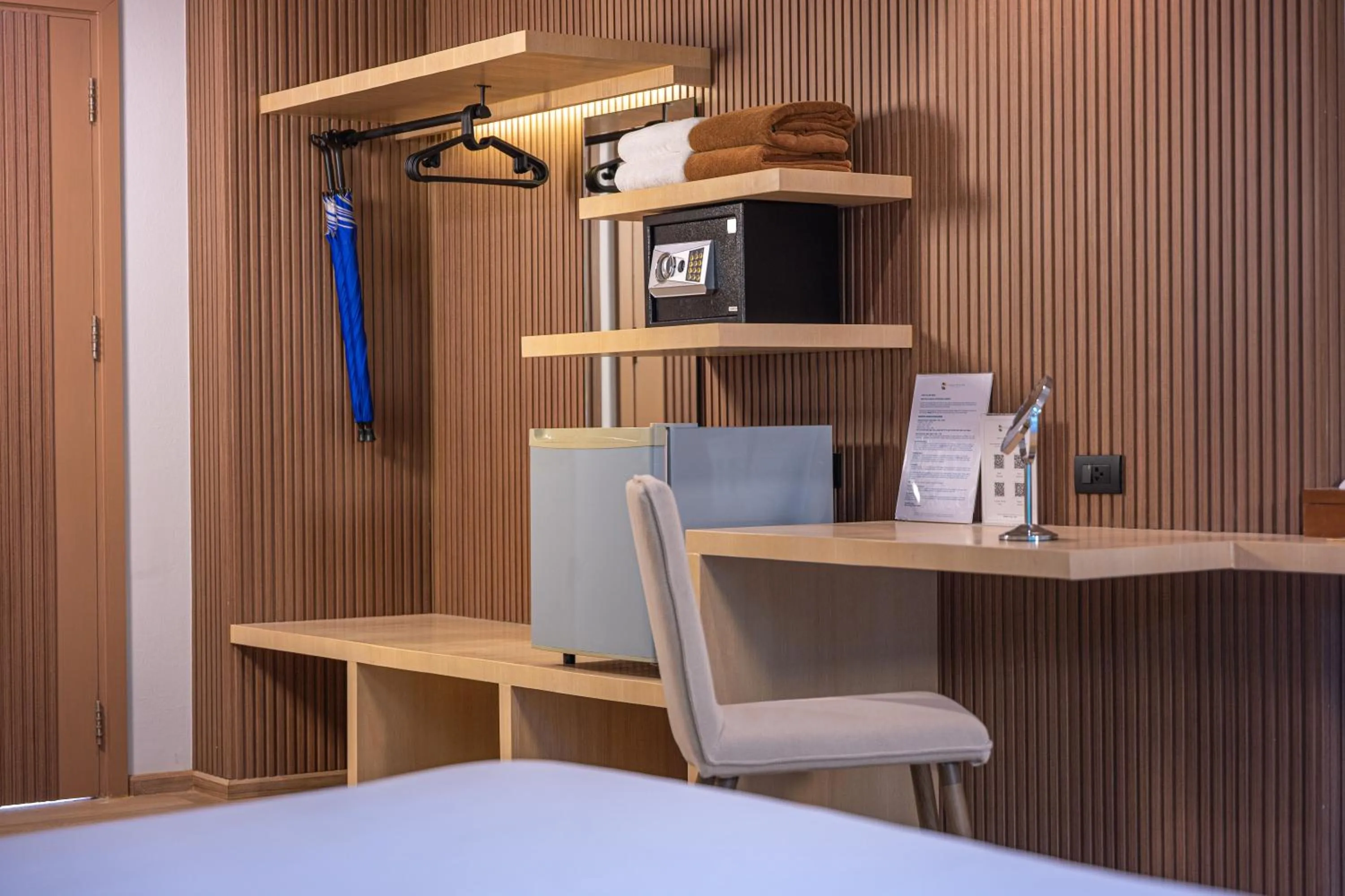 wardrobe, Bed in Samui Natien Resort