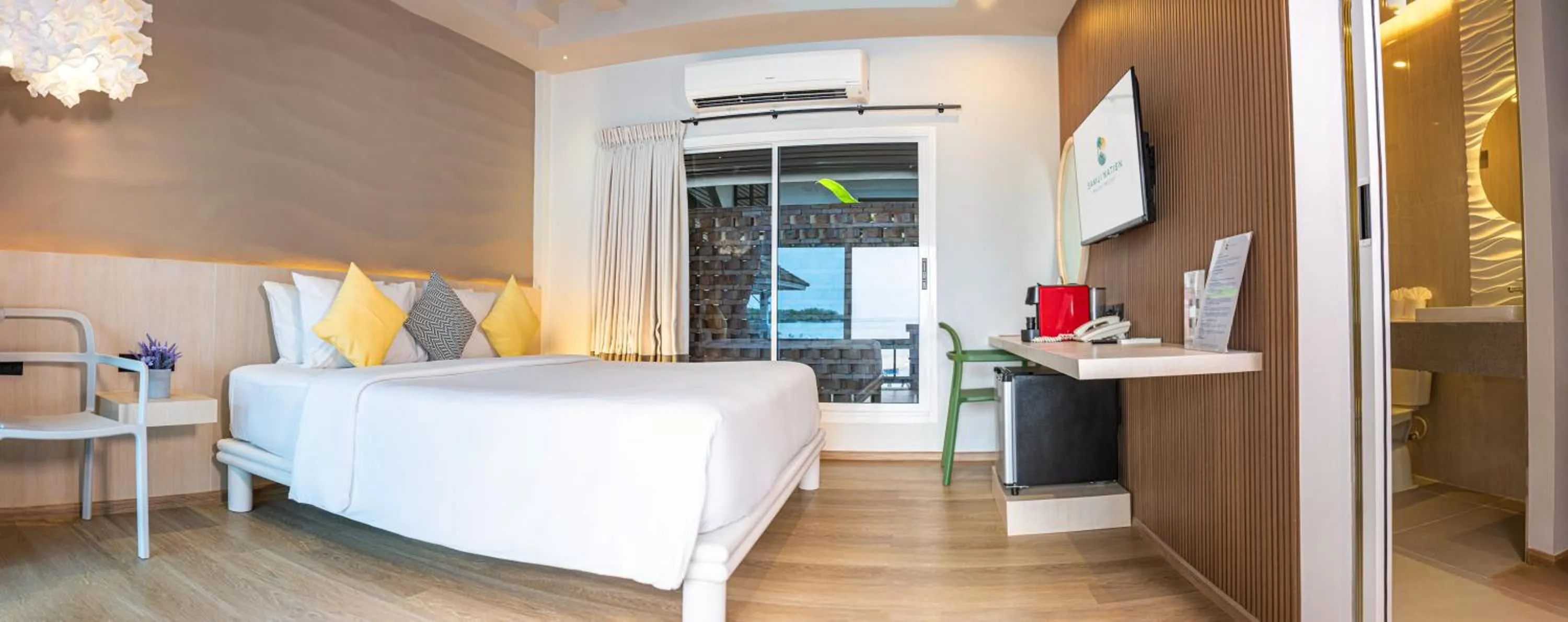 Bed in Samui Natien Resort