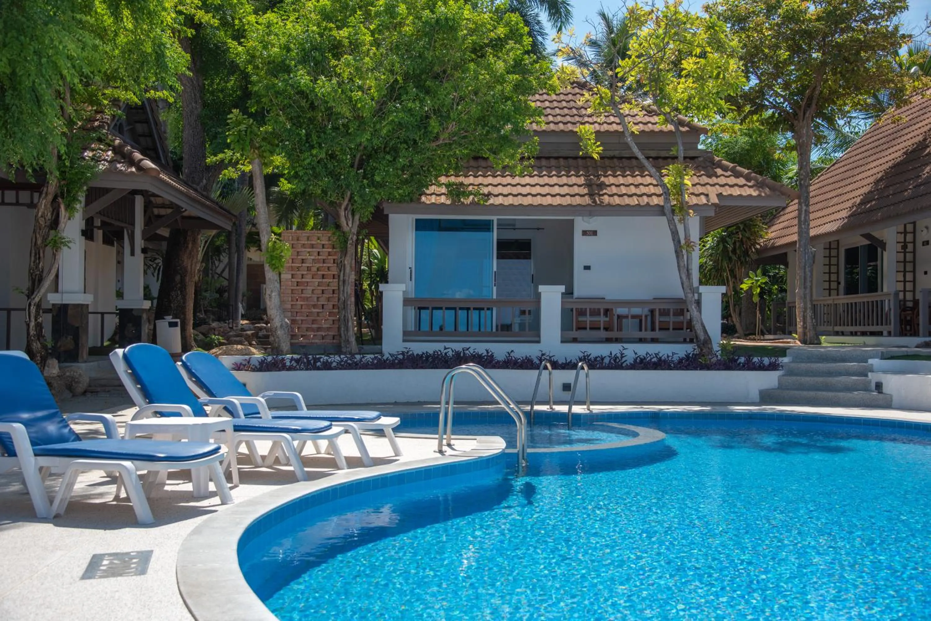 Swimming pool in Samui Natien Resort