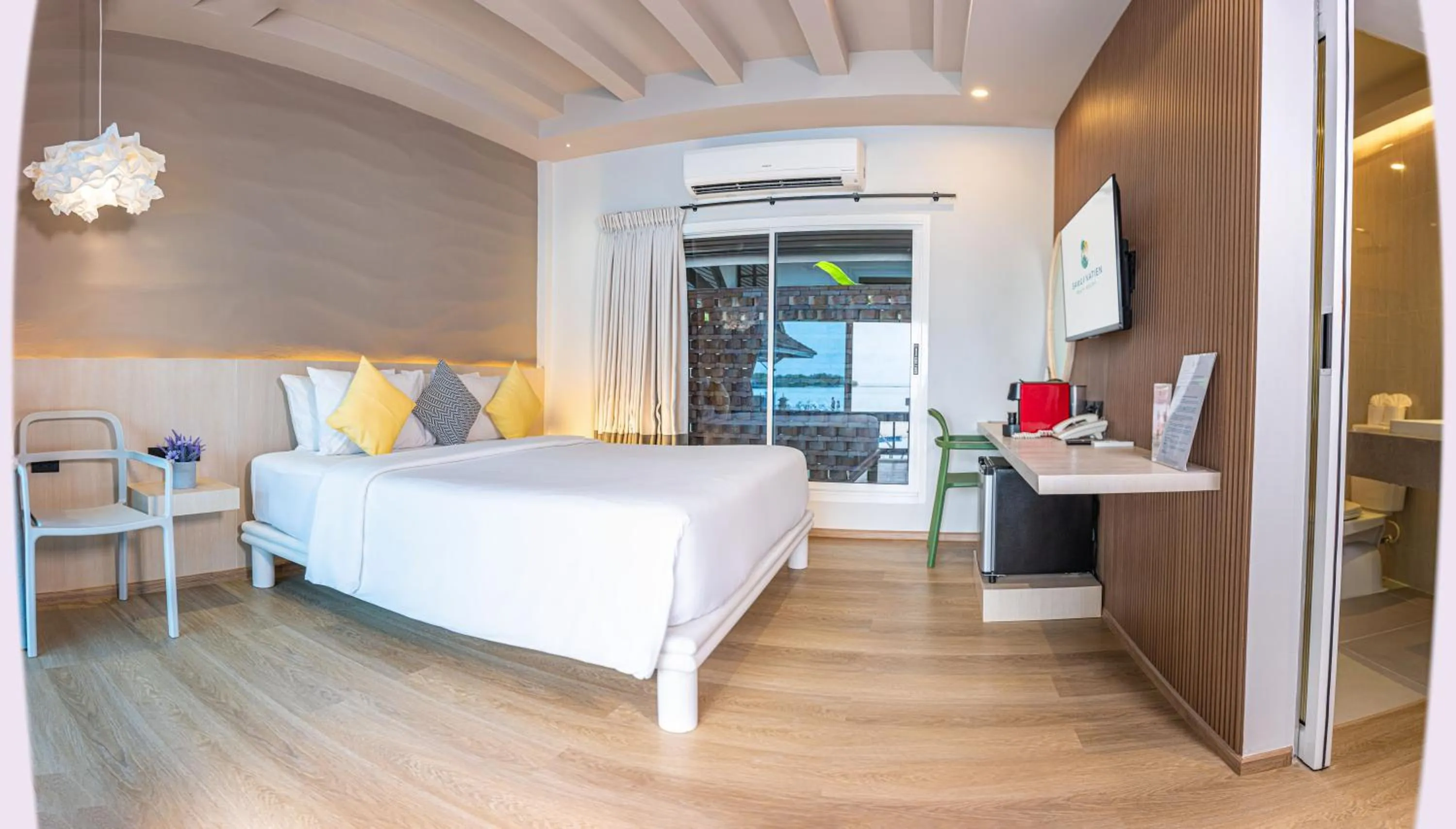 Bed in Samui Natien Resort