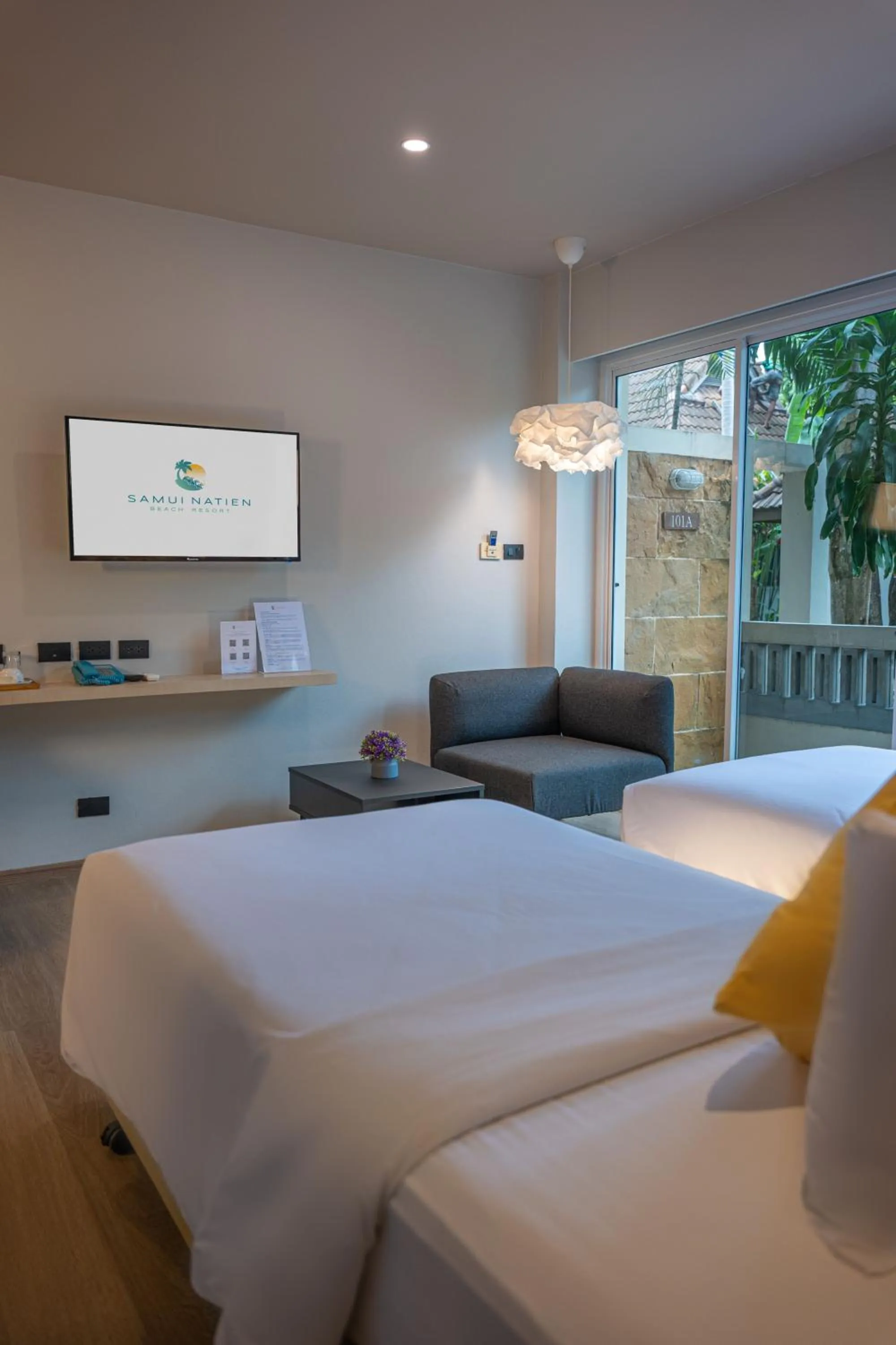 Bed in Samui Natien Resort