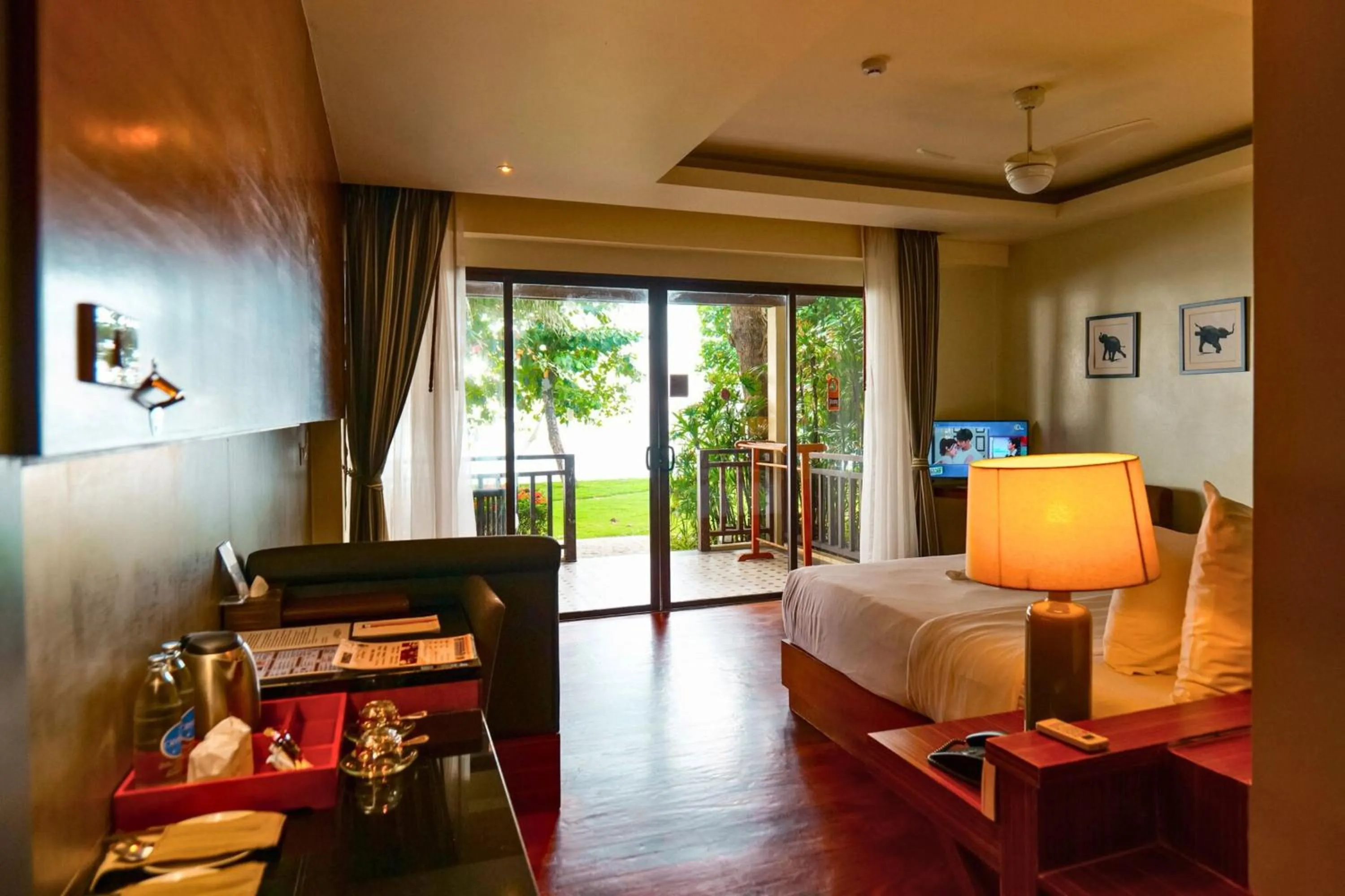 Coffee/tea facilities, Bed in Kacha Resort & Spa, Koh Chang