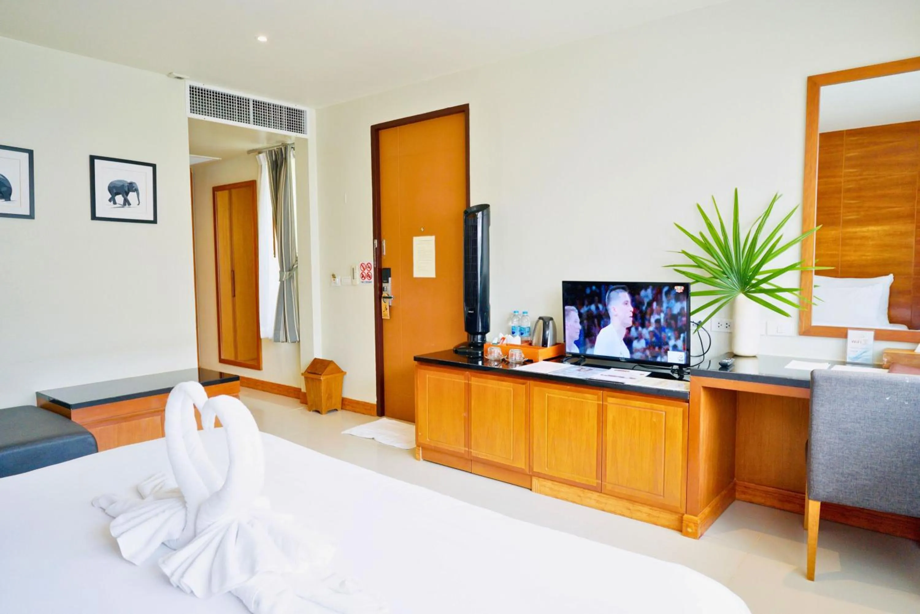 Bedroom, Bed in Kacha Resort & Spa, Koh Chang