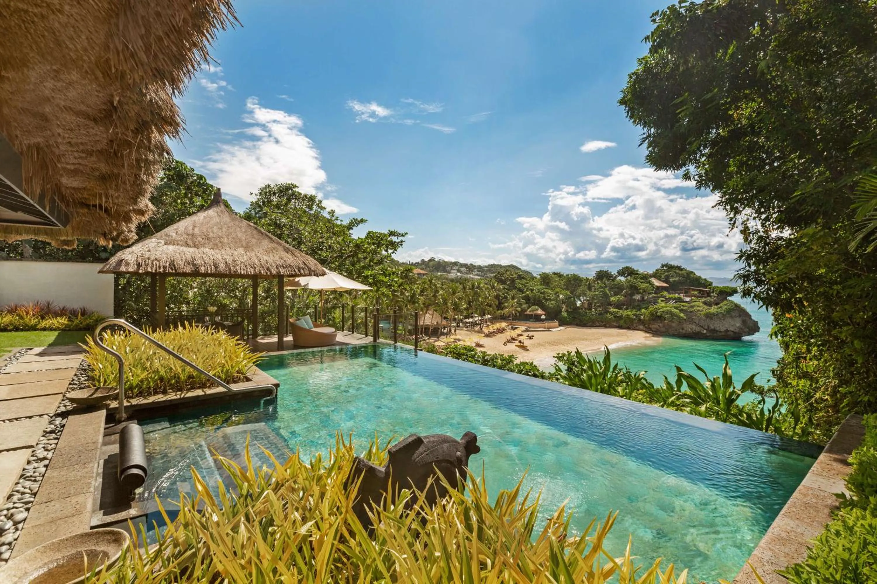 Photo of the whole room in Shangri-La Boracay