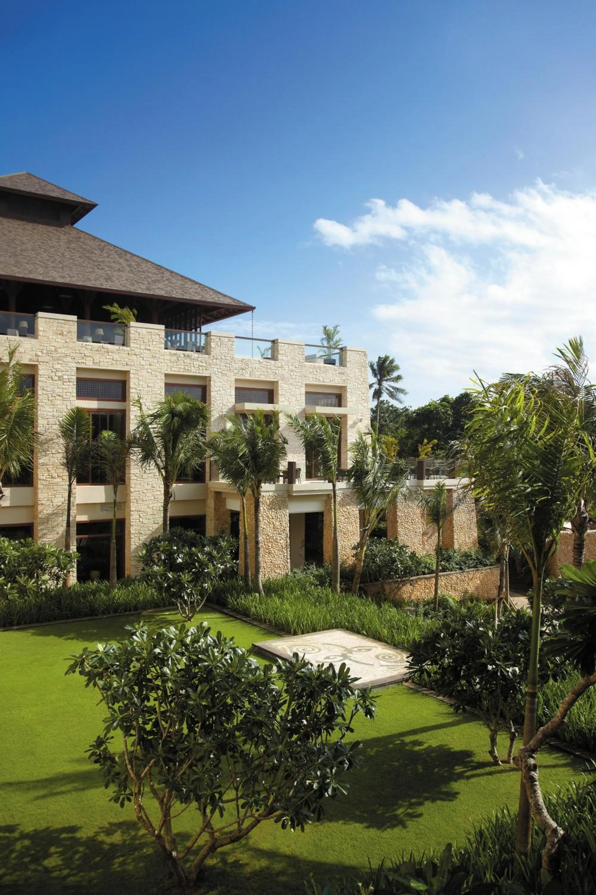 Facade/entrance in Shangri-La Boracay