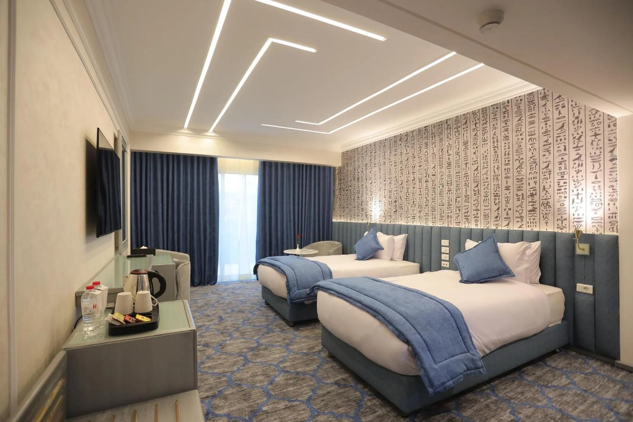 Photo of the whole room, Bed in Pyramids Park Resort Cairo