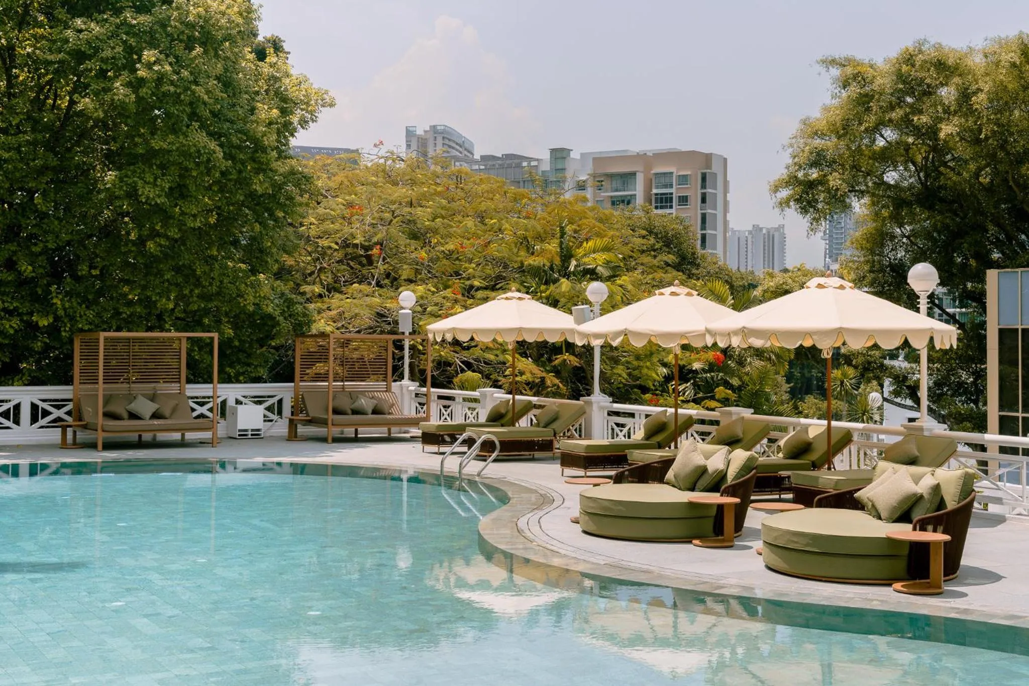 Swimming pool in METT Singapore