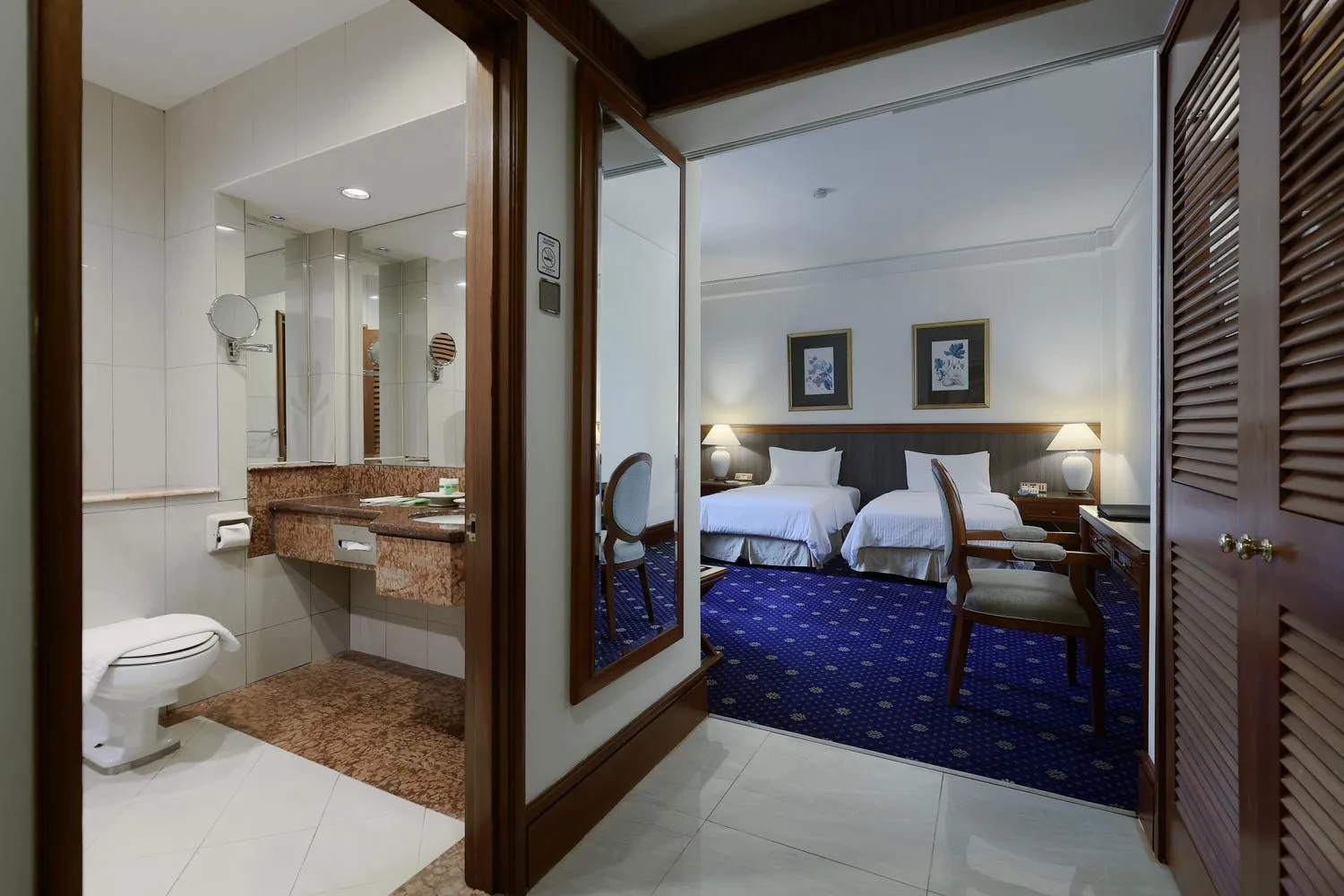 View (from property/room), Bed in The Jesselton Hotel