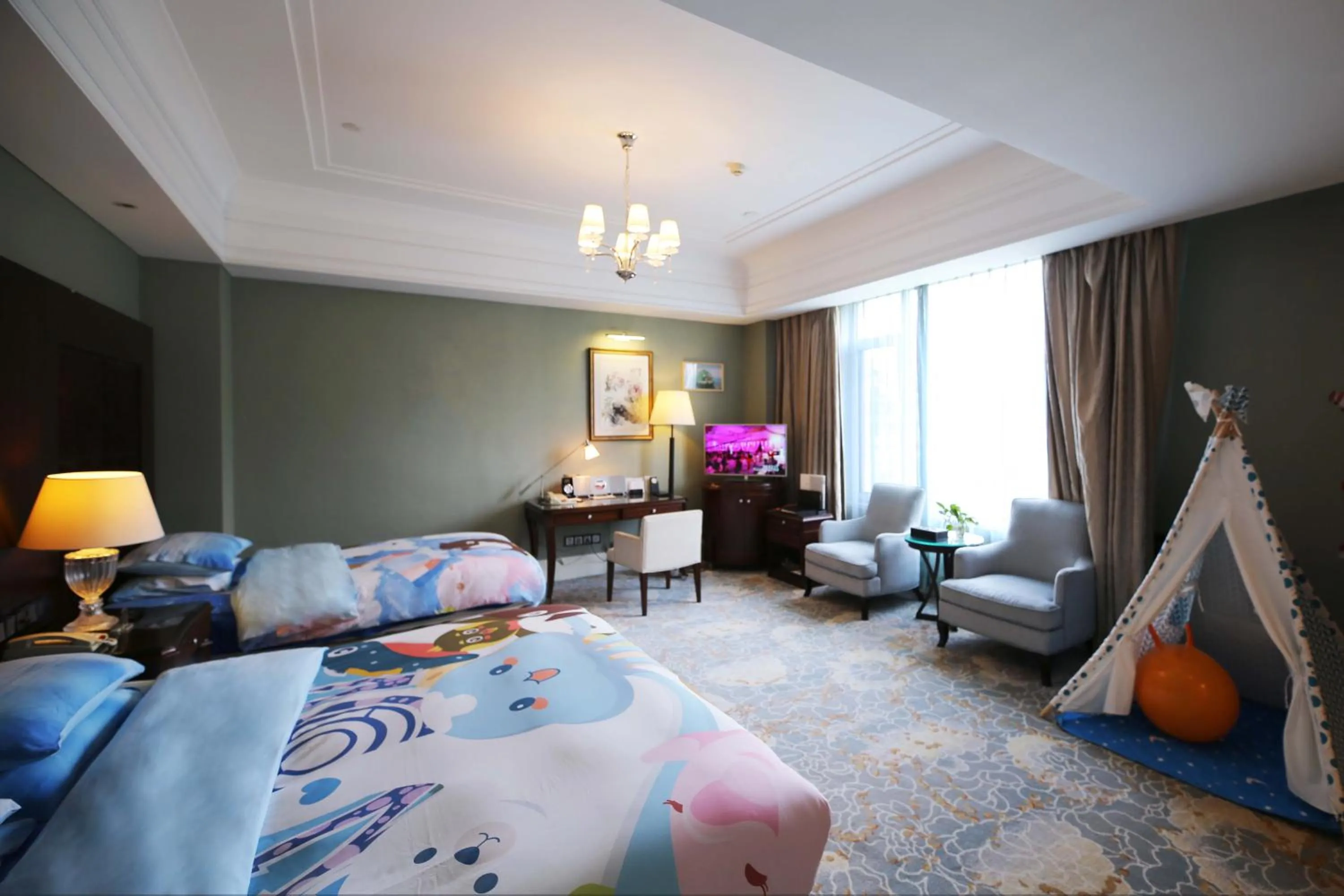 Bed in Qingdao Seaview Garden Hotel