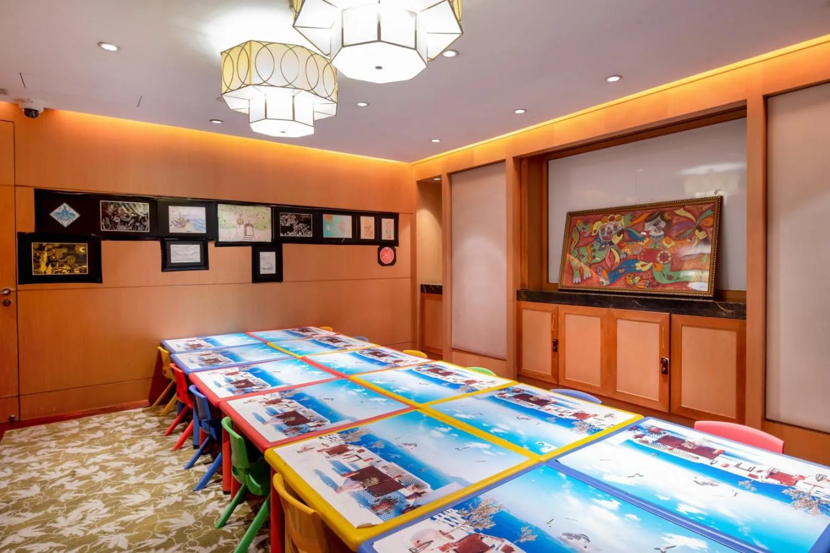 Children play ground, Bed in Qingdao Seaview Garden Hotel