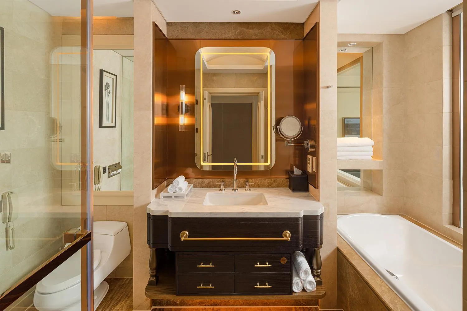 Shower, Bed in Qingdao Seaview Garden Hotel