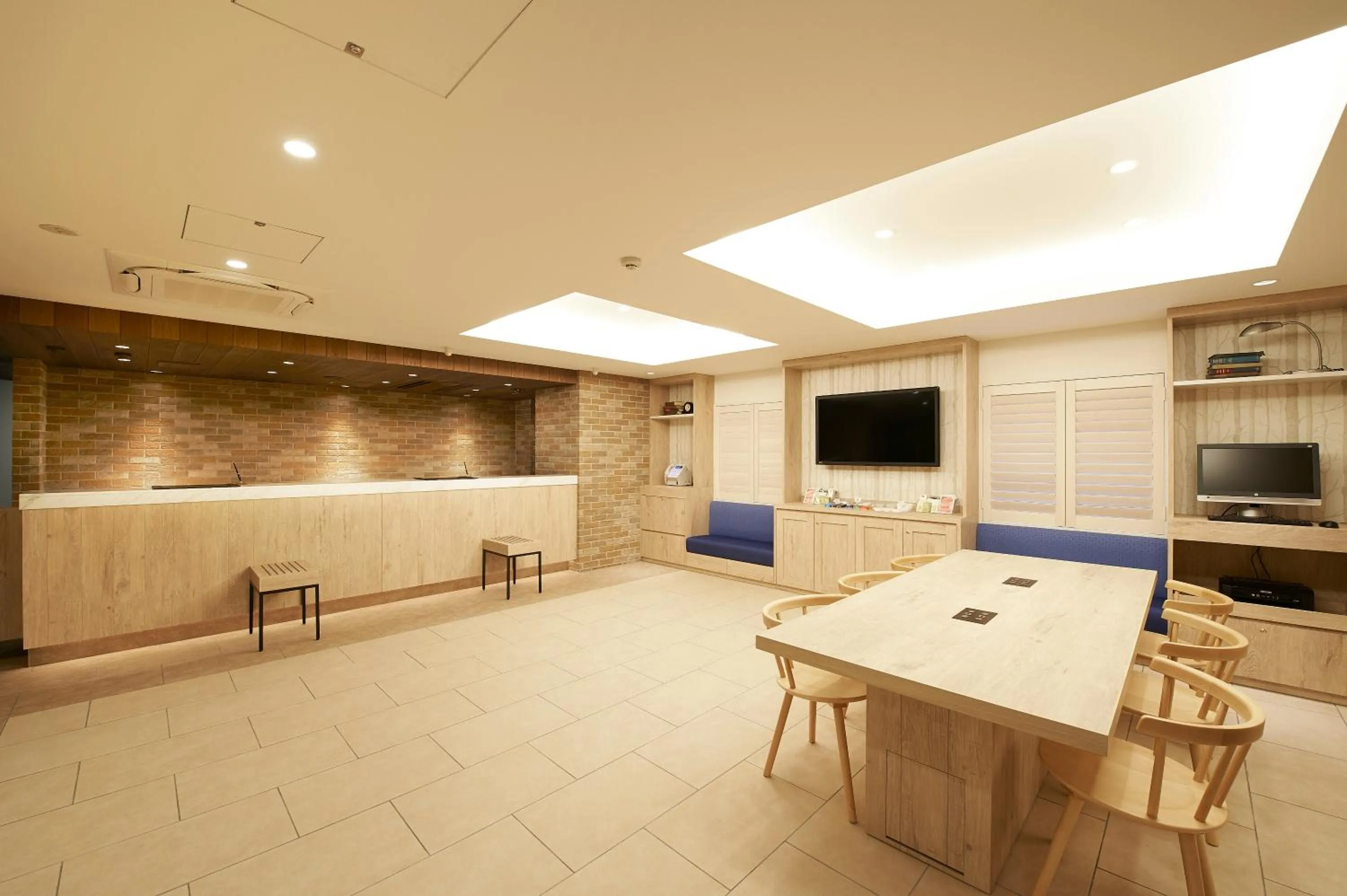 Lobby or reception in Sotetsu Fresa Inn Ginza Sanchome