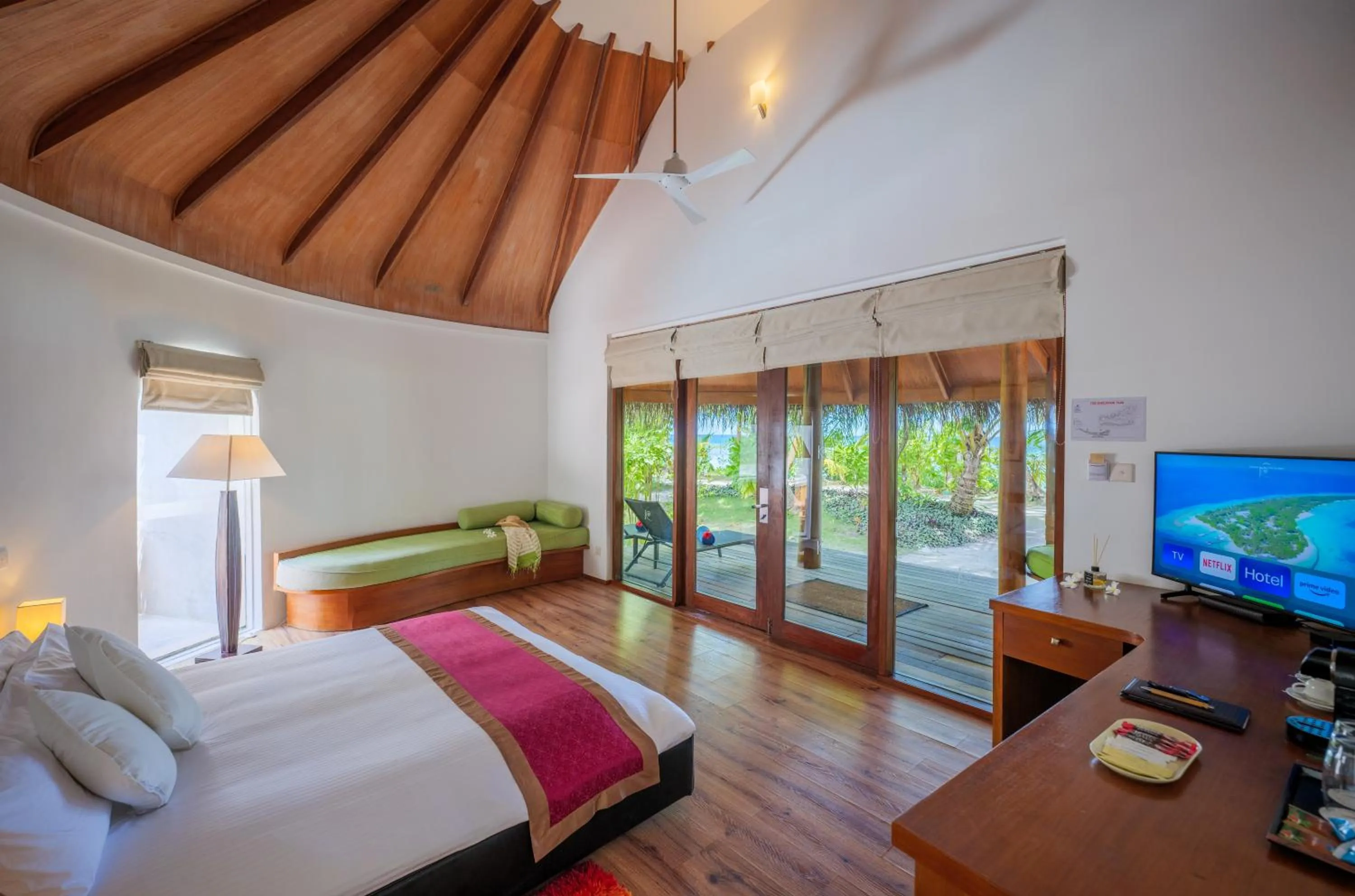 Bedroom, Bed in Kuramathi Maldives