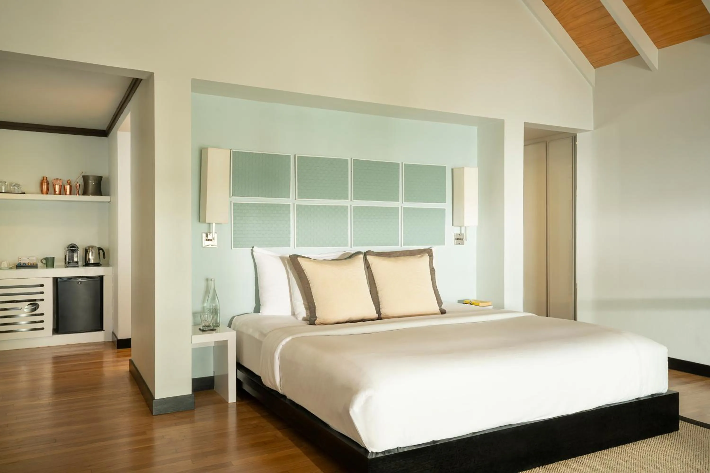 Bed in Velassaru Maldives