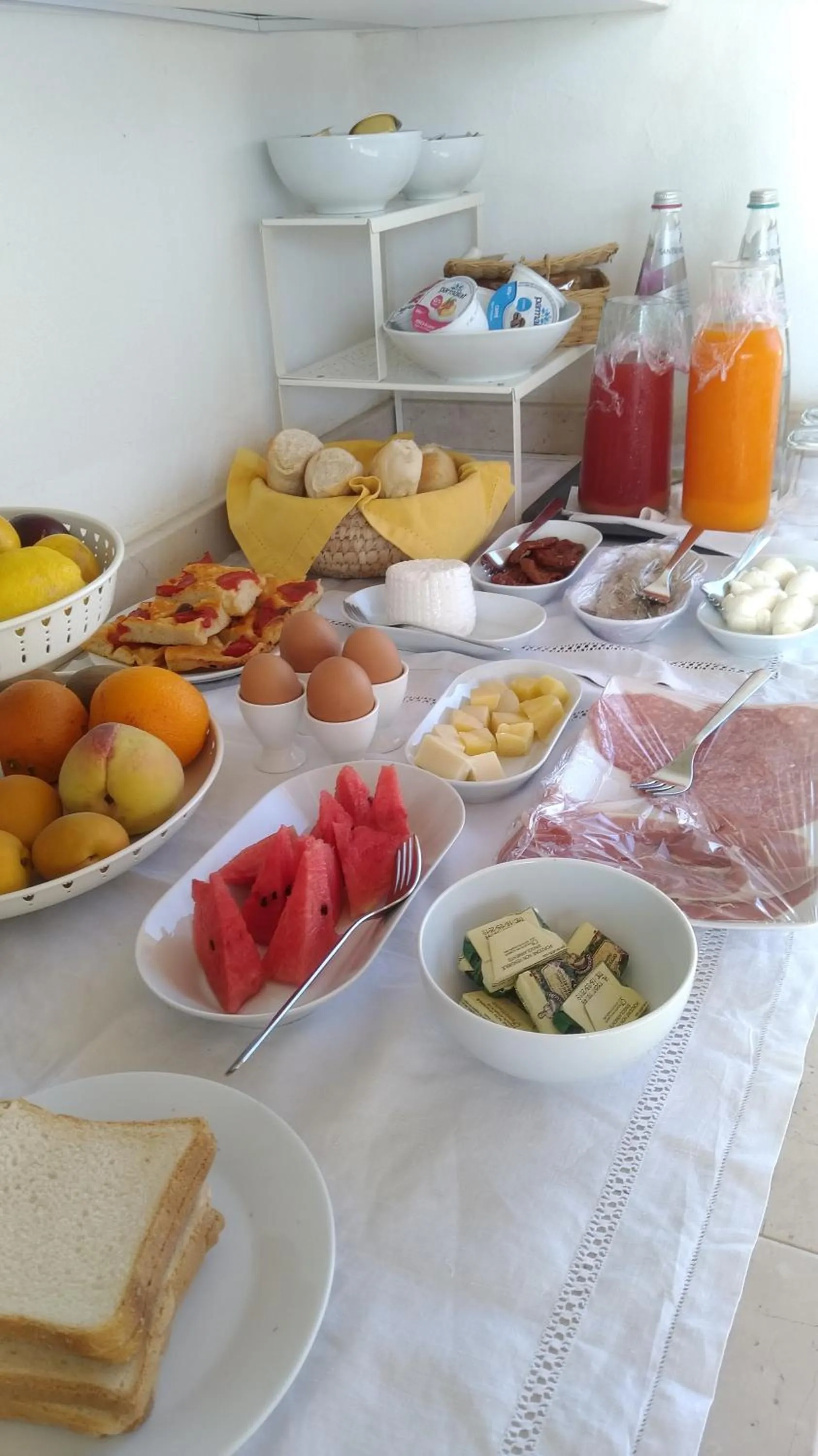 Continental breakfast in FONTEblu B&B