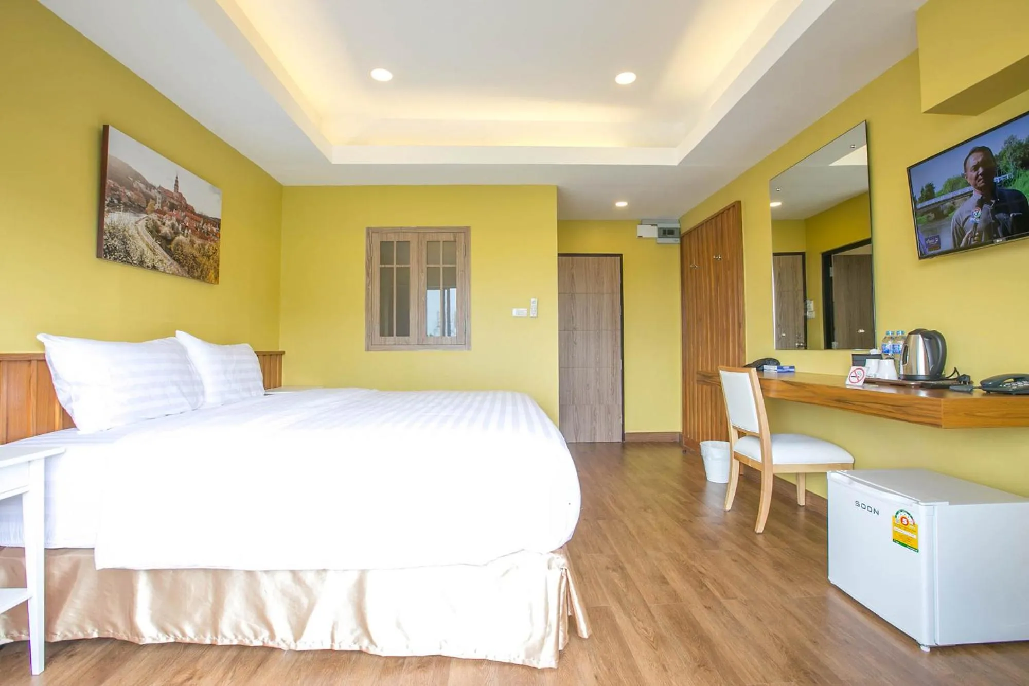 Bed in Chamnan Residence