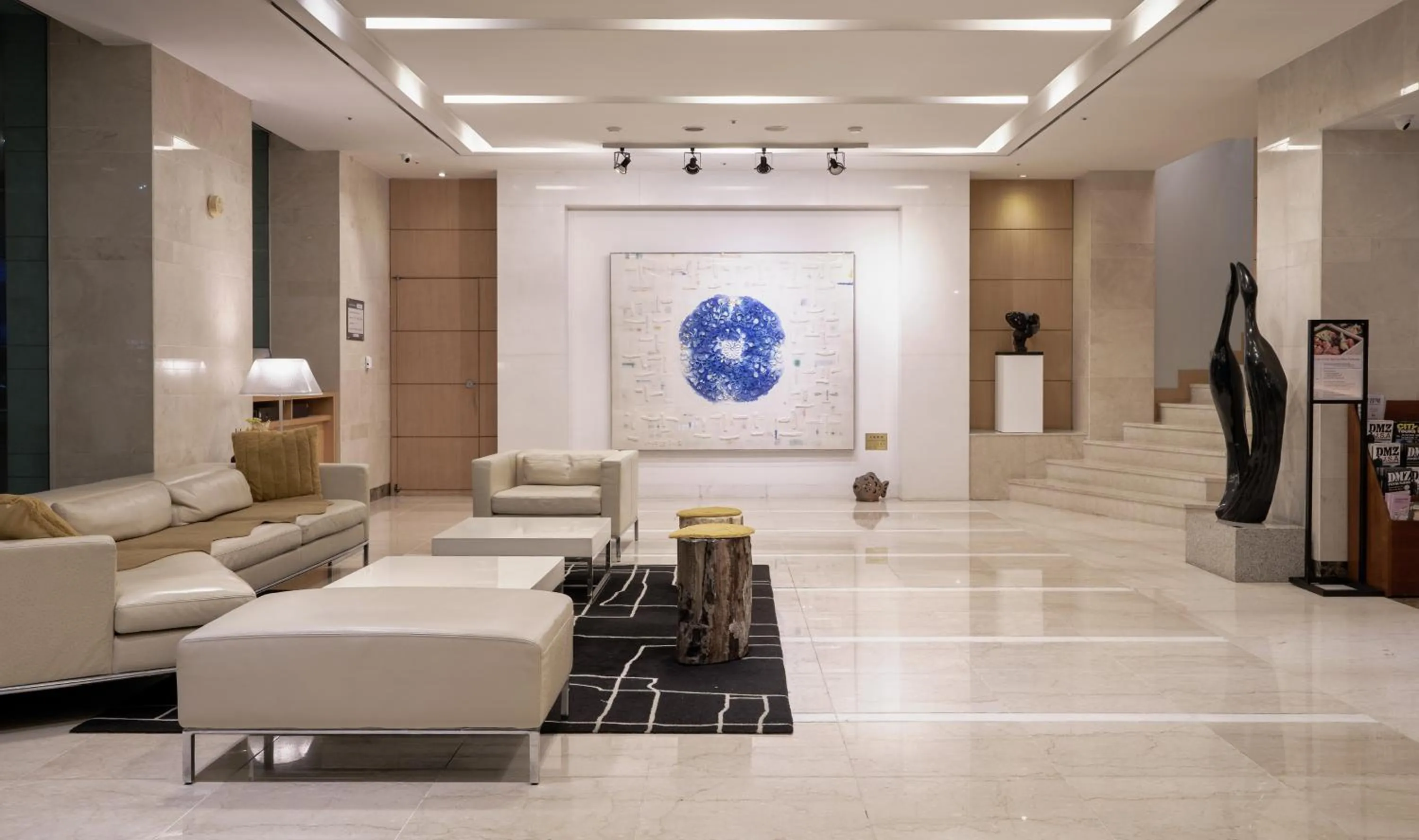 Lobby or reception in Best Western Premier Gangnam Hotel