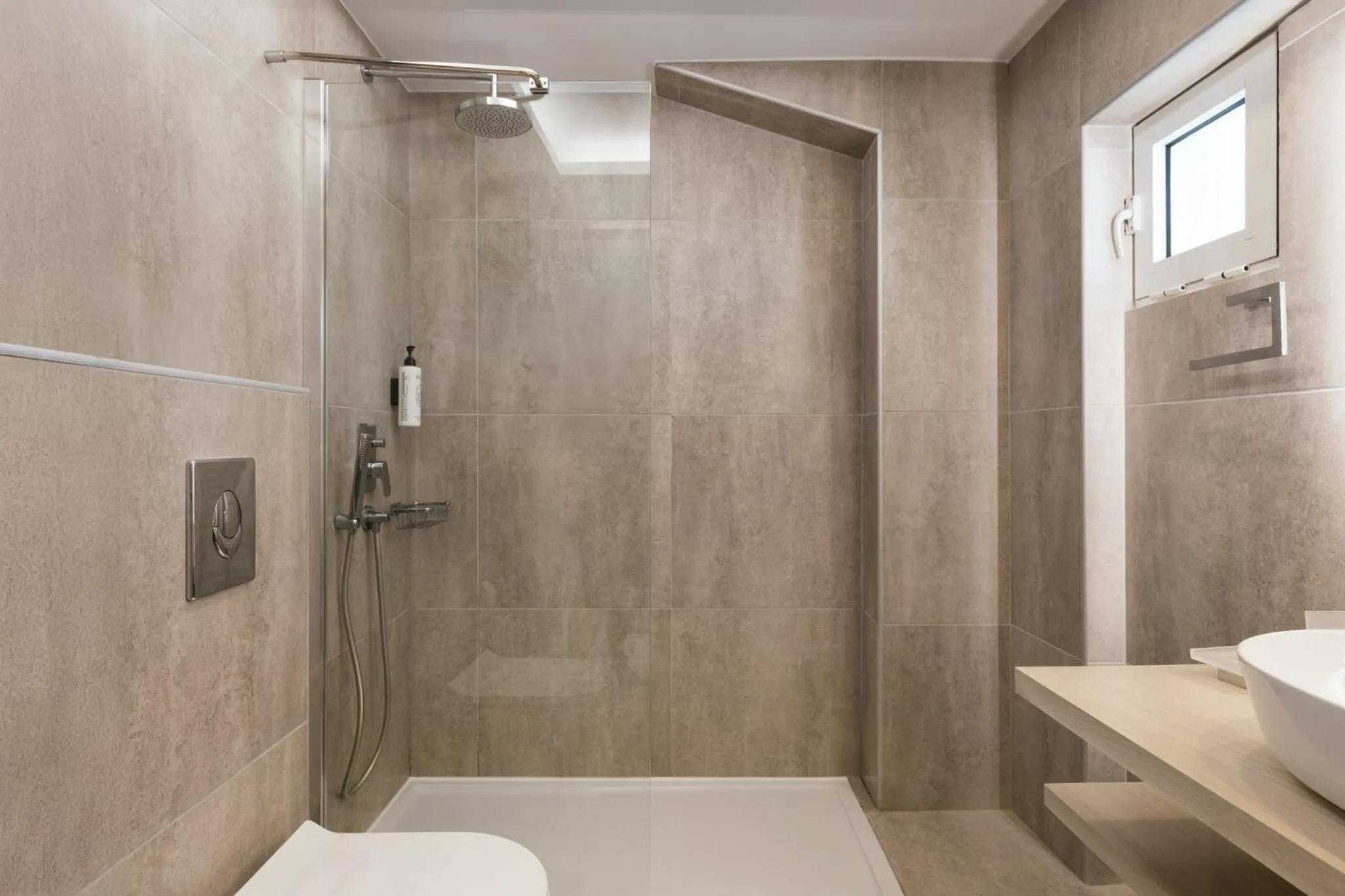 Shower in Alexandra Beach Resort & Spa