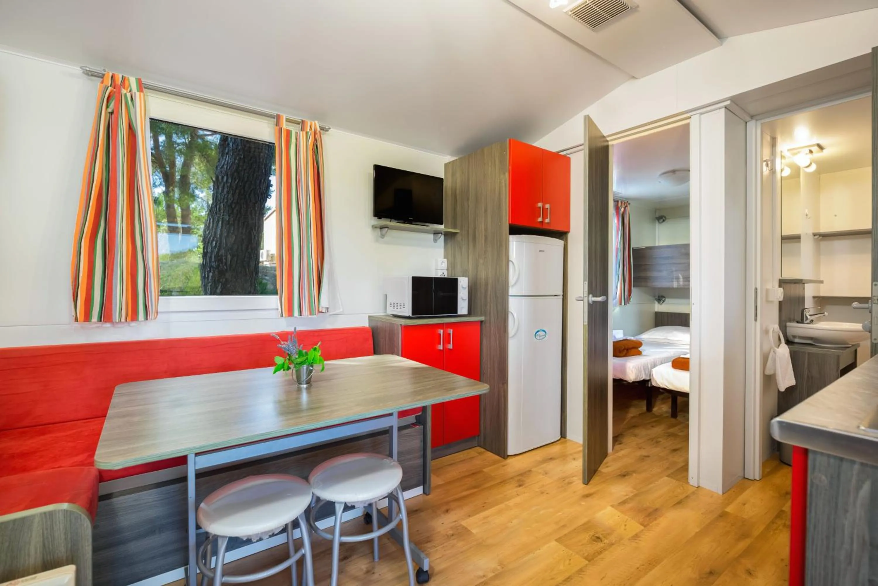 Dining area in Kamp Vira Mobile Homes