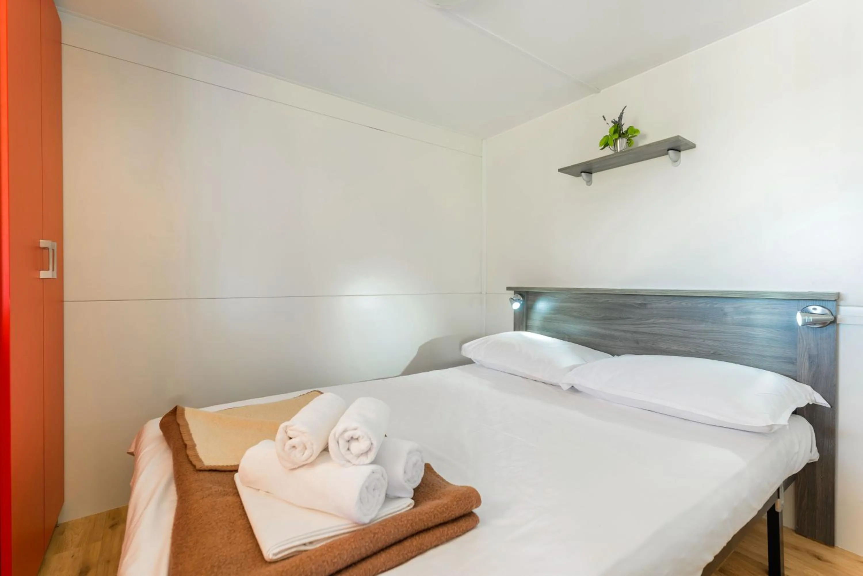 Bedroom, Bed in Kamp Vira Mobile Homes