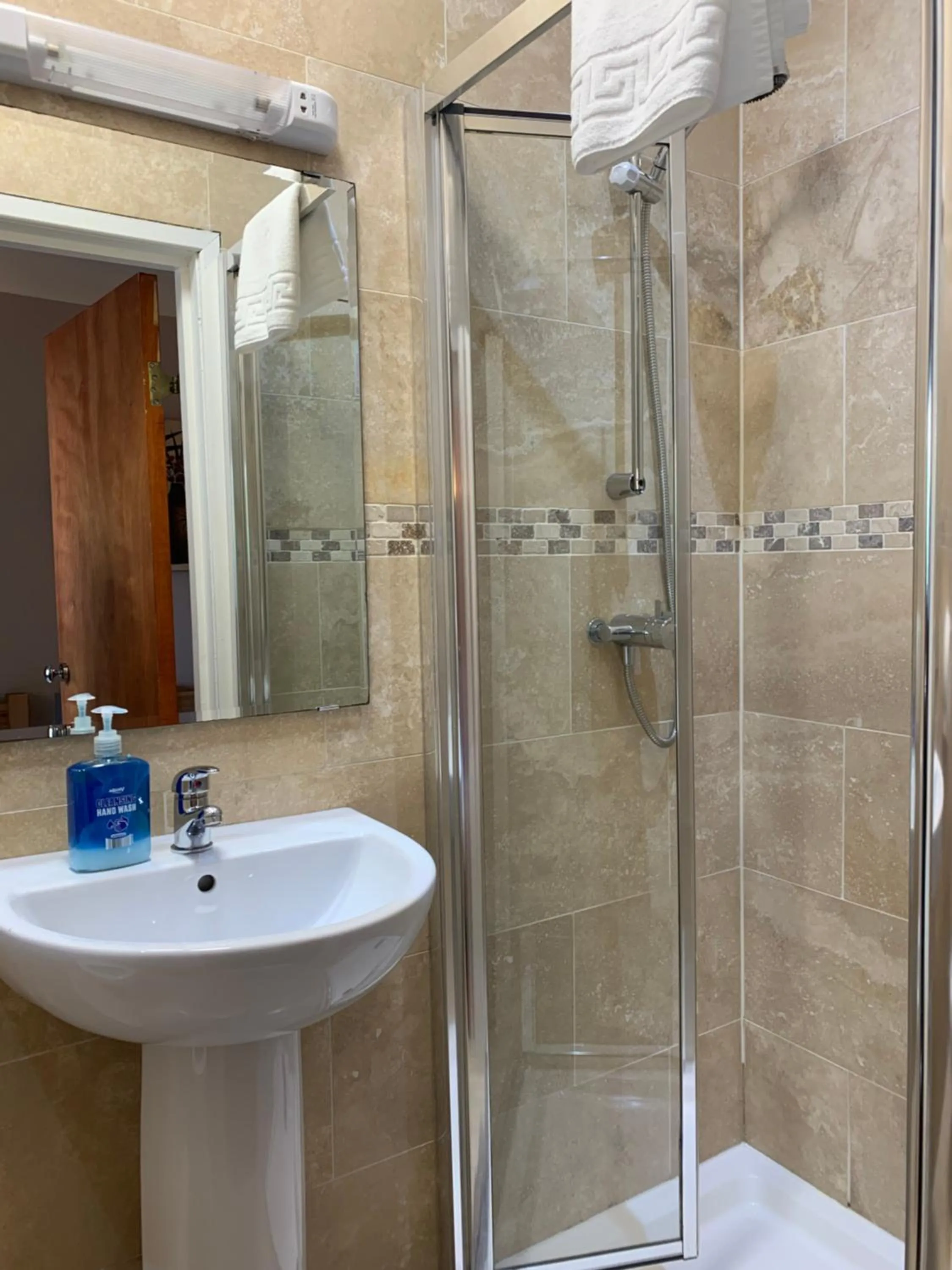 Shower in New Union ADULTS ONLY