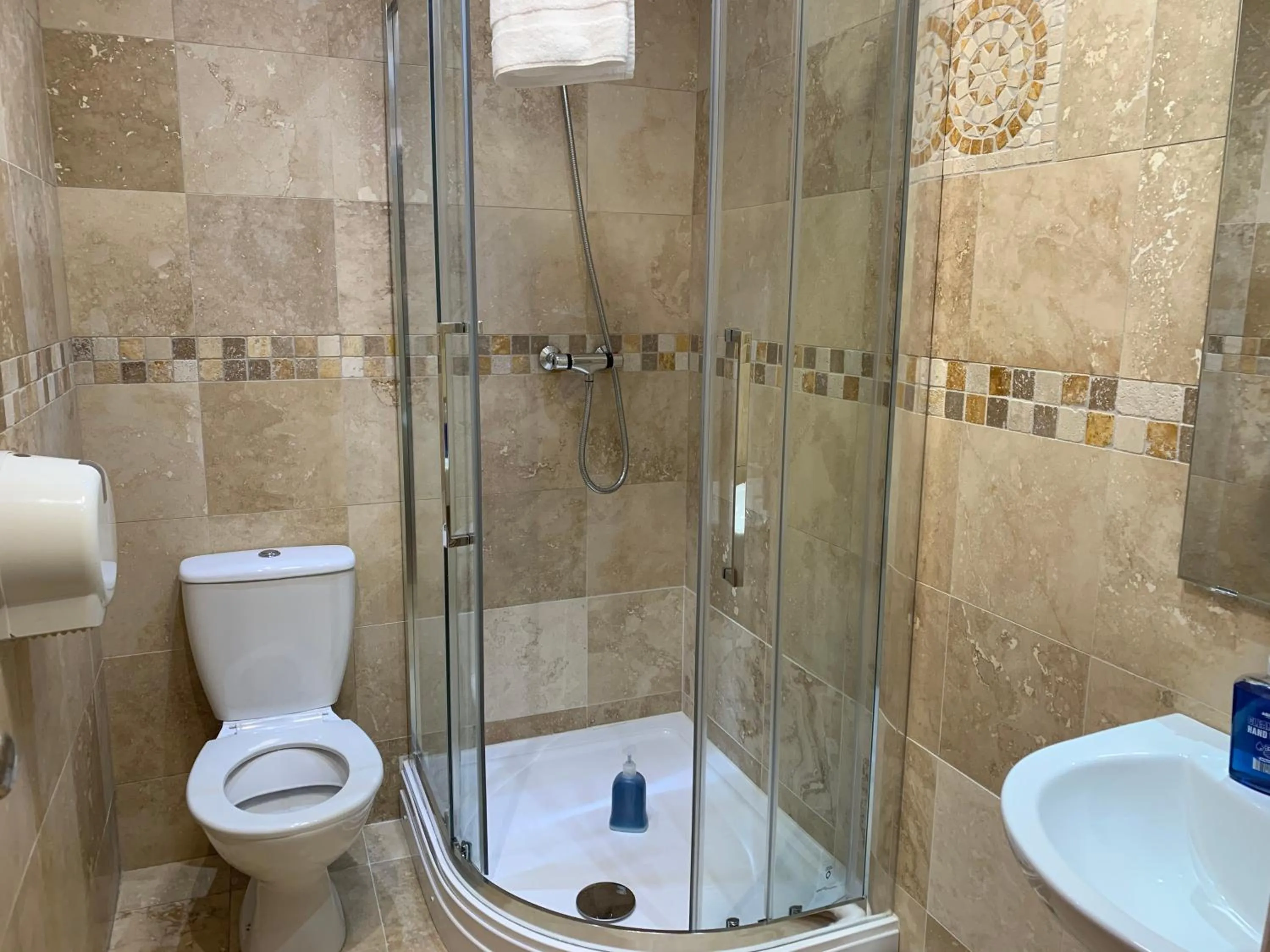 Shower in New Union ADULTS ONLY