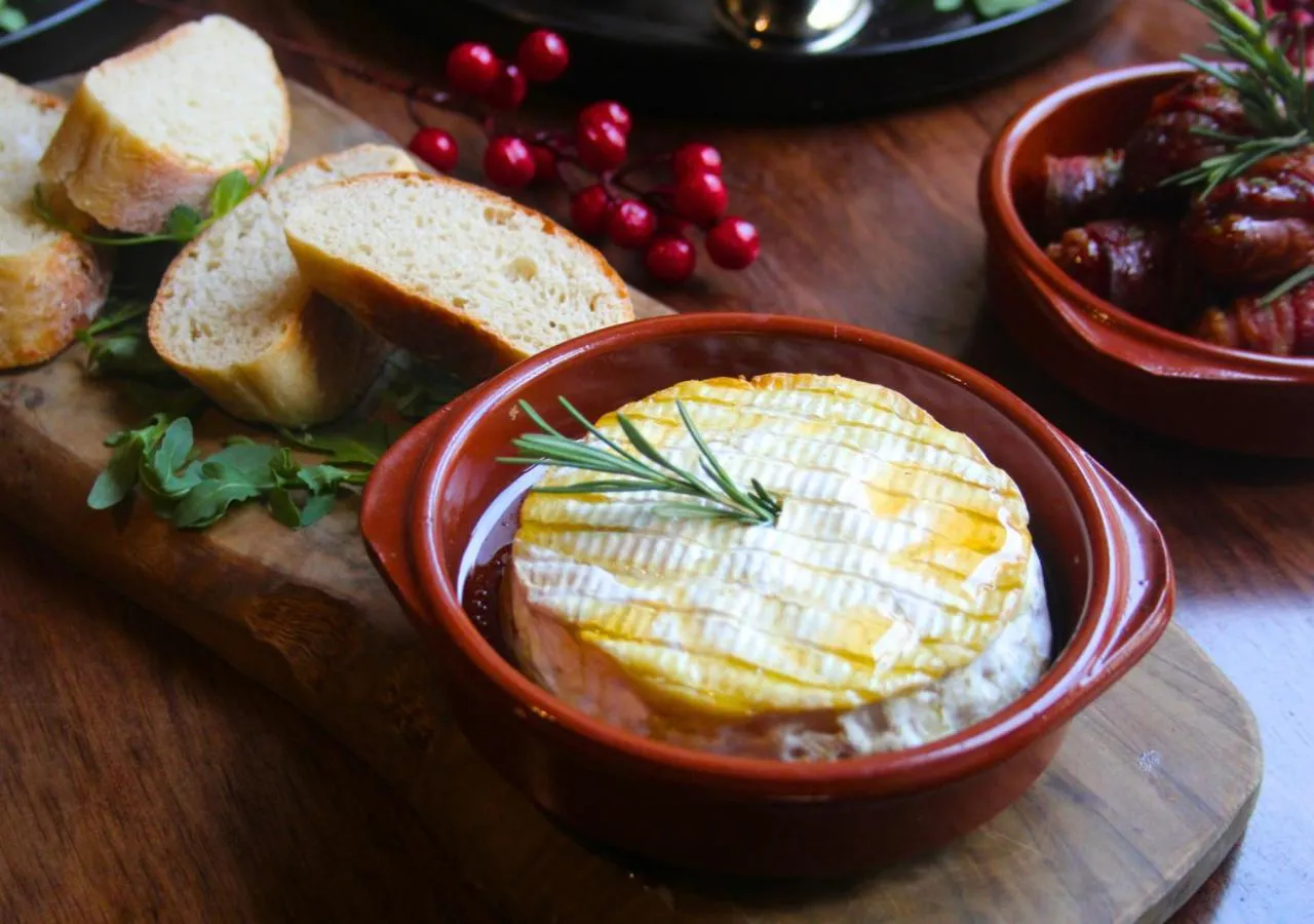 Food and drinks in Mitre Hotel Manchester City Centre