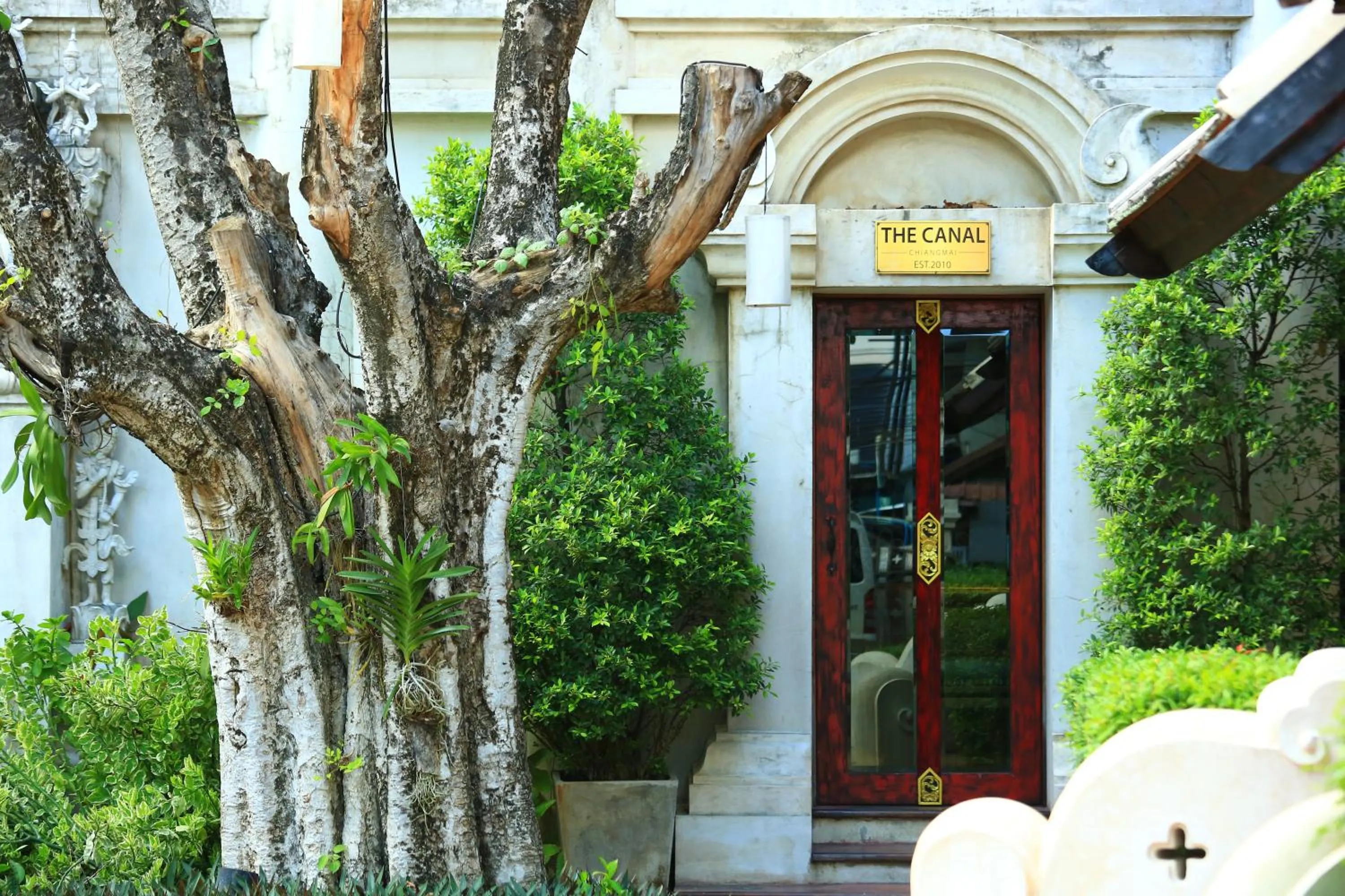 Restaurant/places to eat in The Rim Chiang Mai