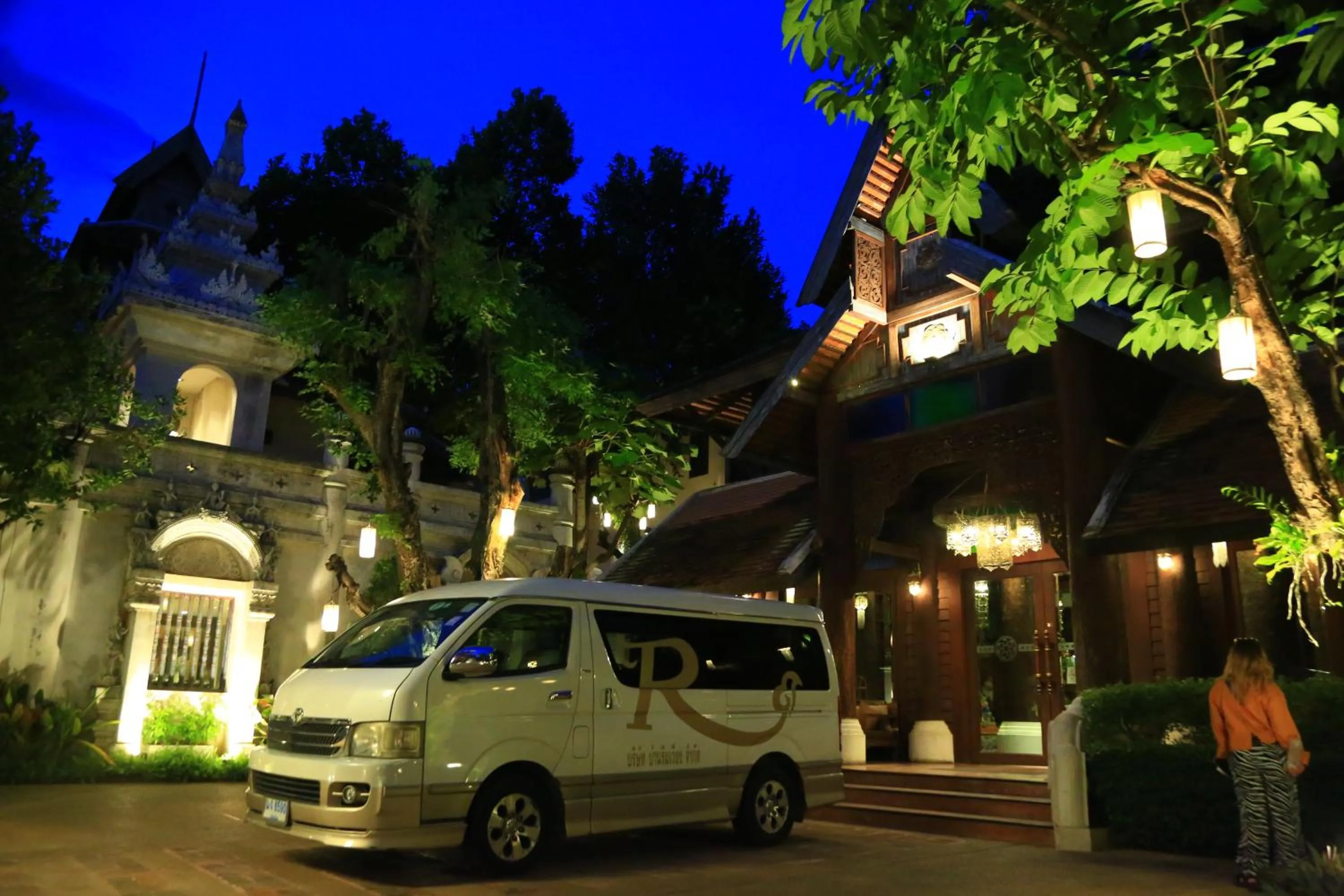 Parking in The Rim Chiang Mai