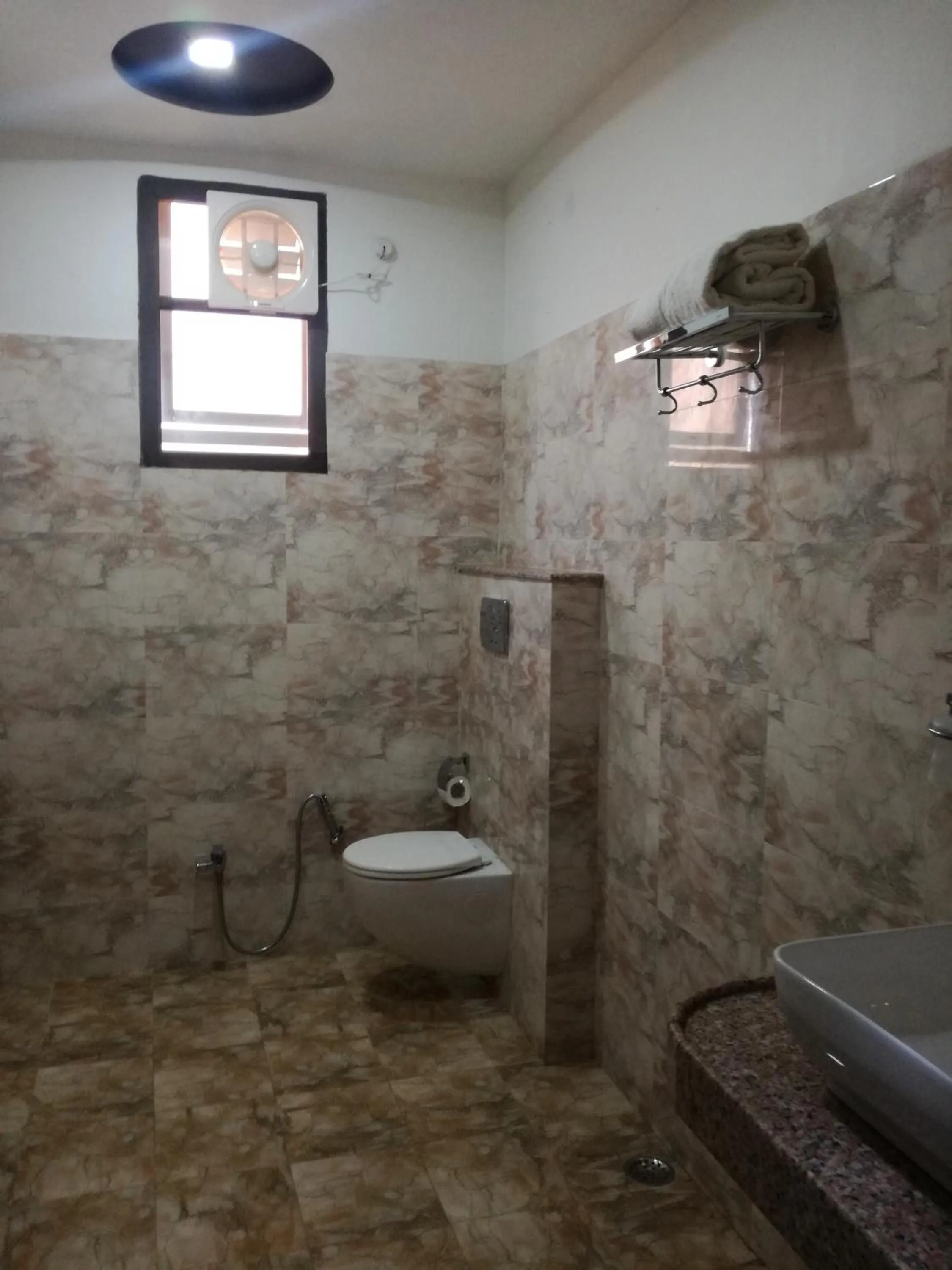 Hotel Dhanraj Palace