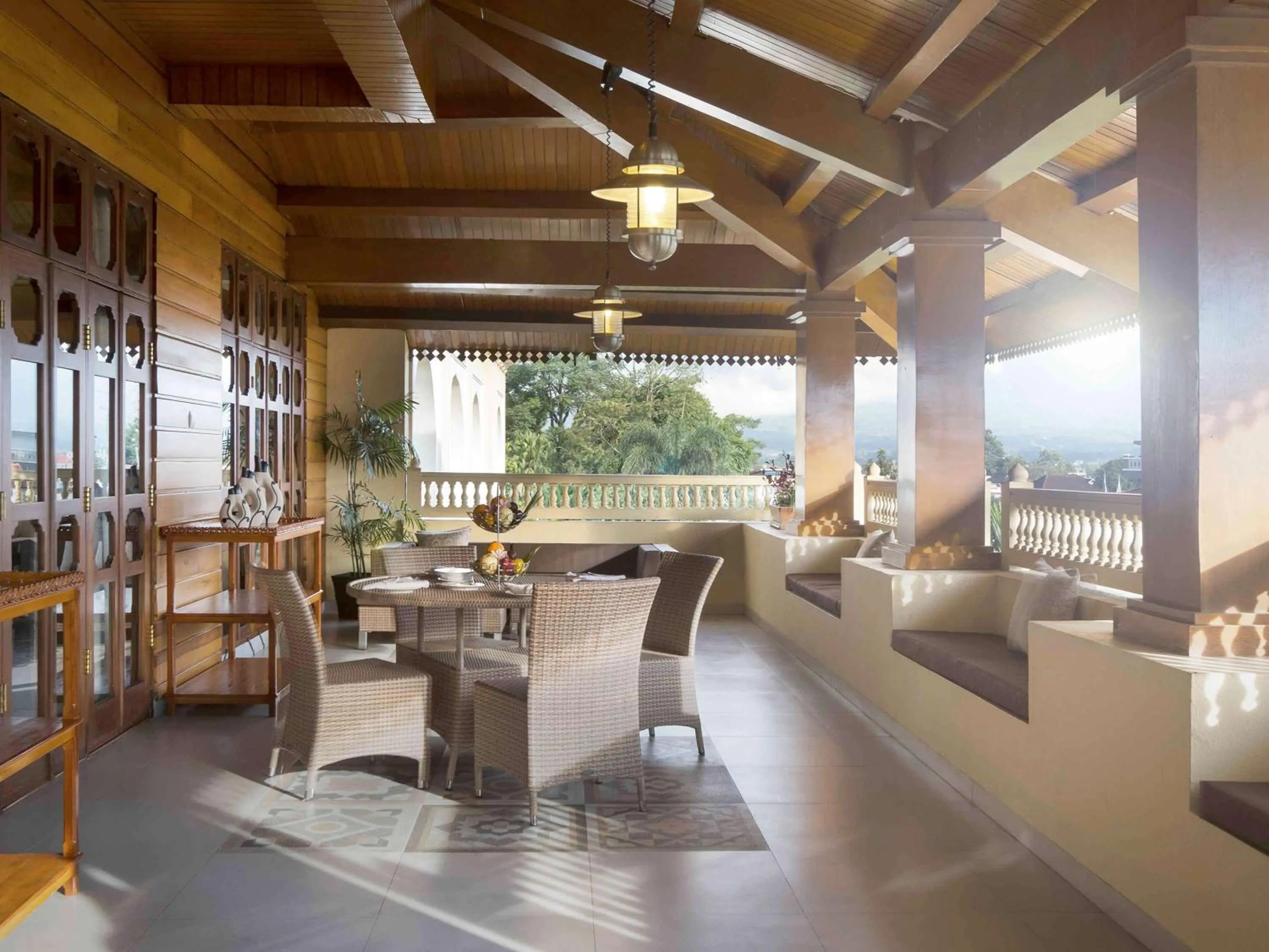 Photo of the whole room, Restaurant/Places to Eat in Novotel Bukittinggi