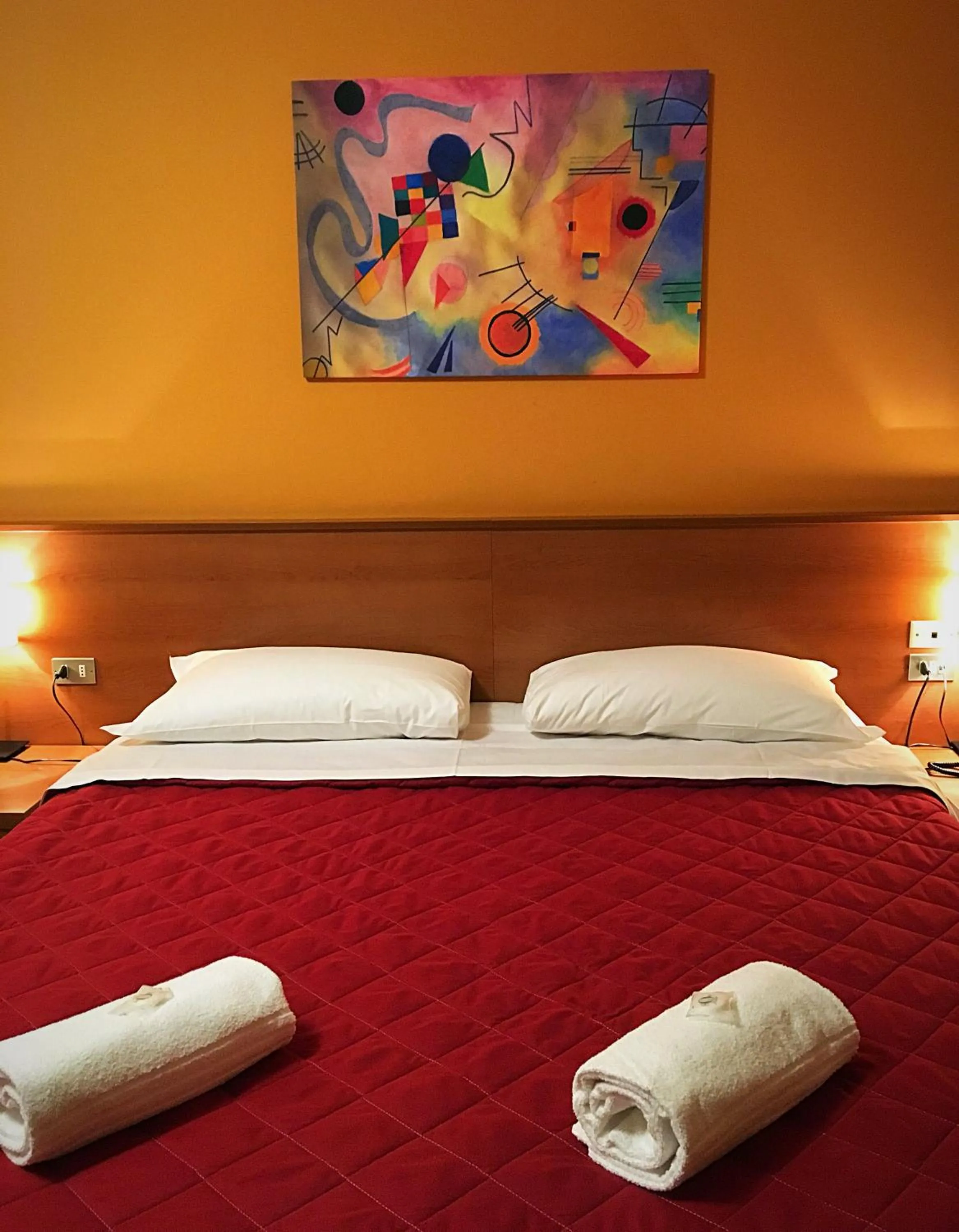 Shower, Bed in Hotel Forum